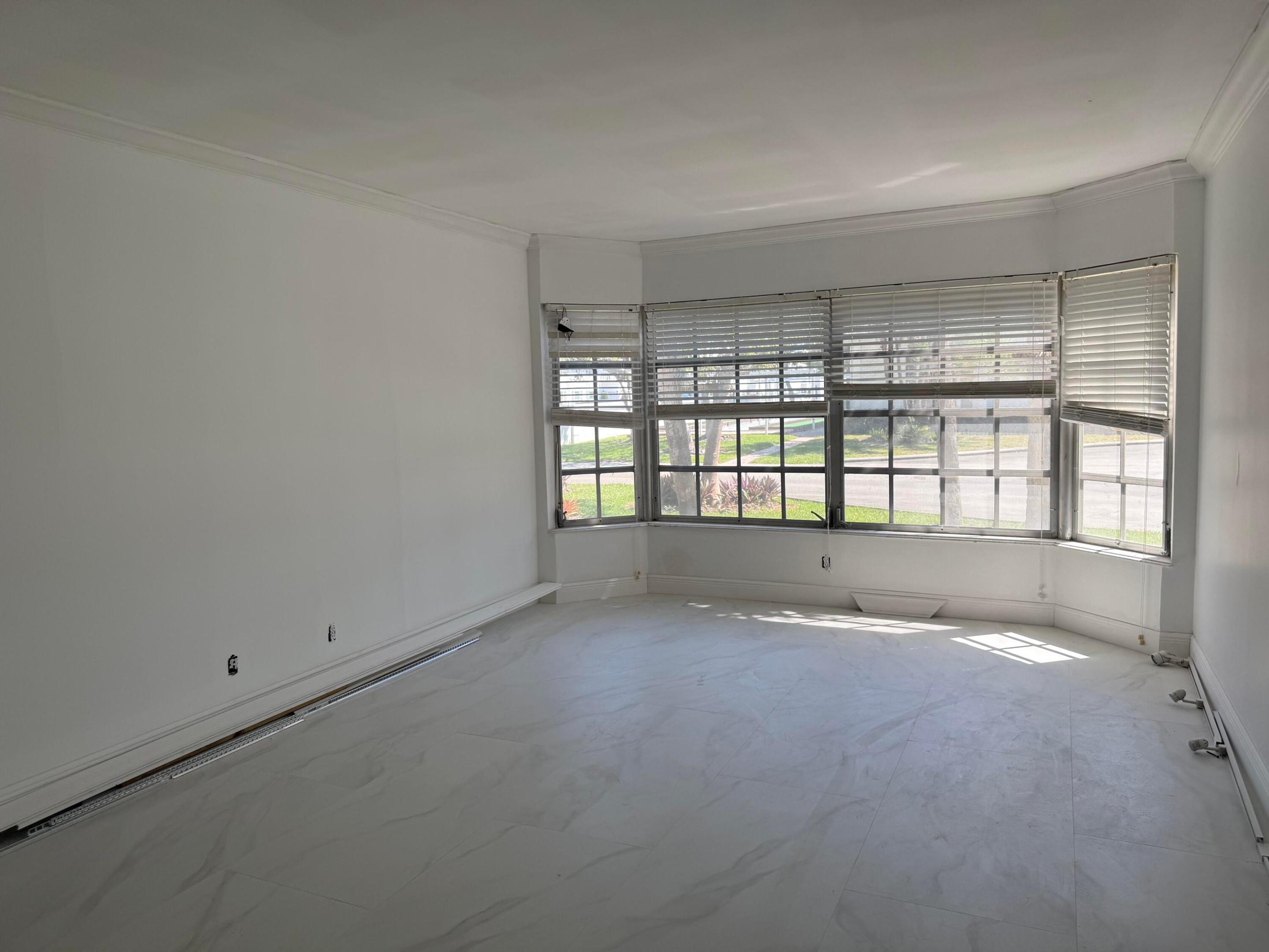 2161 NE 68 Street NE Unit 303