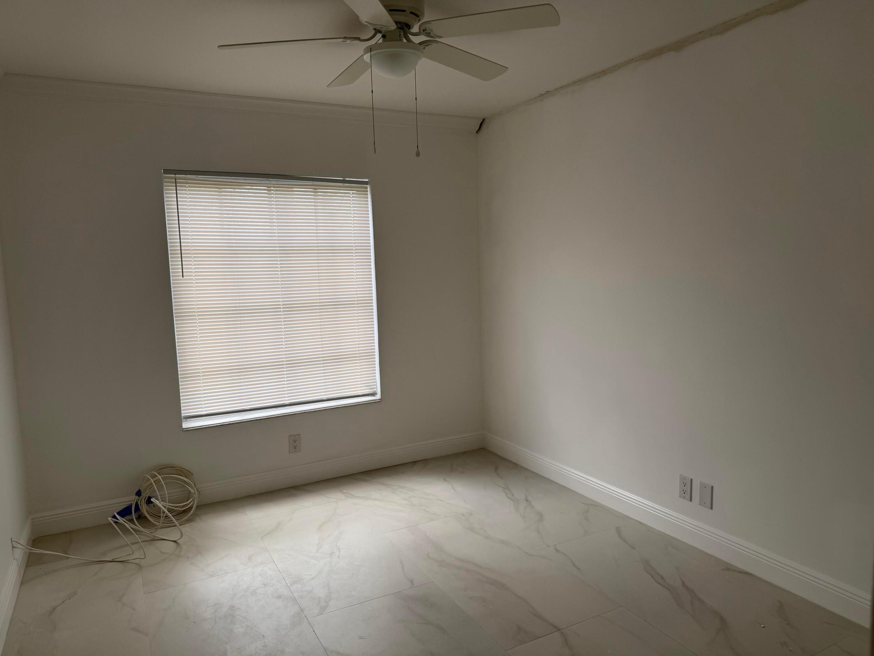 IMPERIAL POINT COLONNADES CONDO - Residential