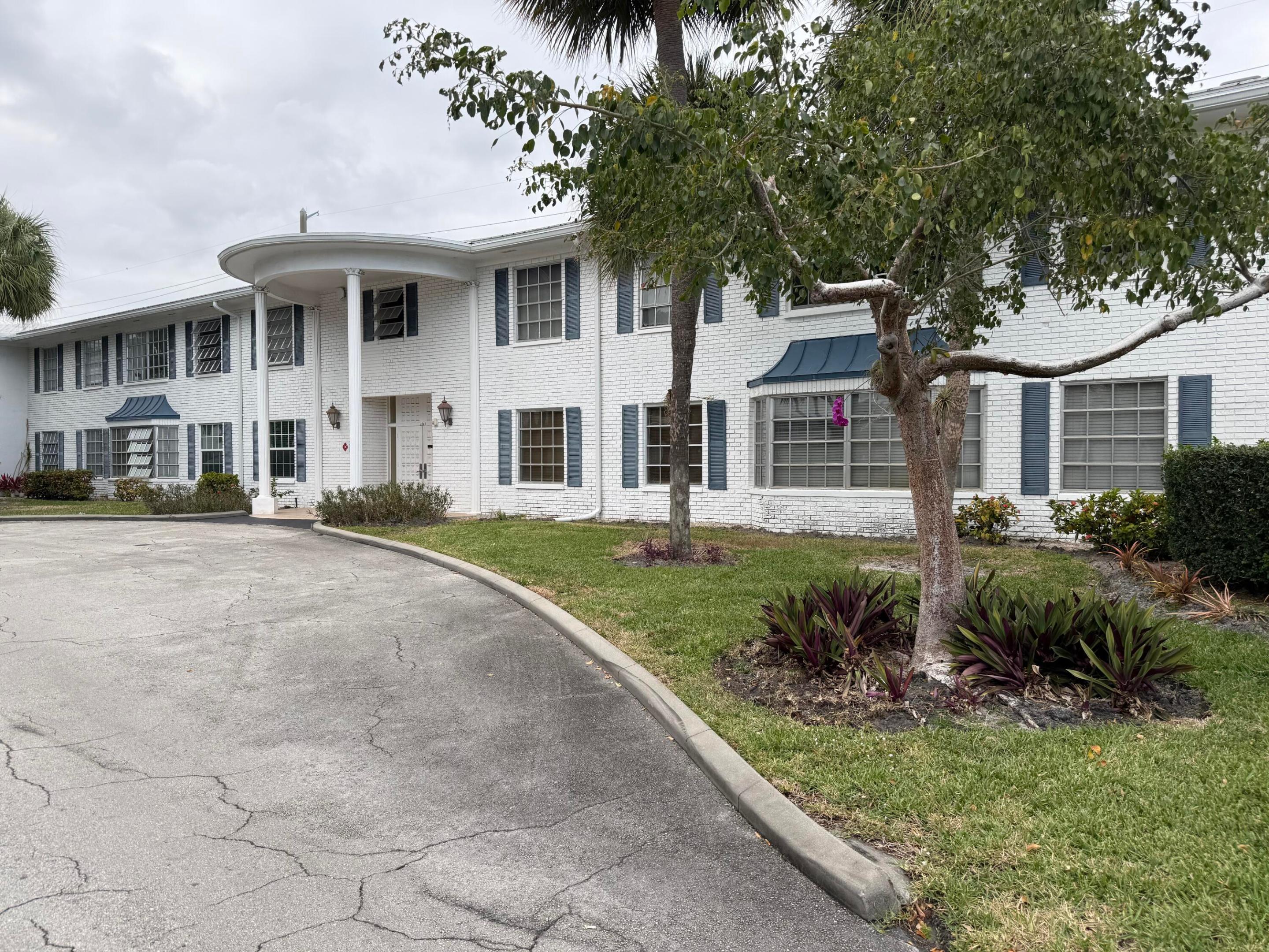 IMPERIAL POINT COLONNADES CONDO - Residential