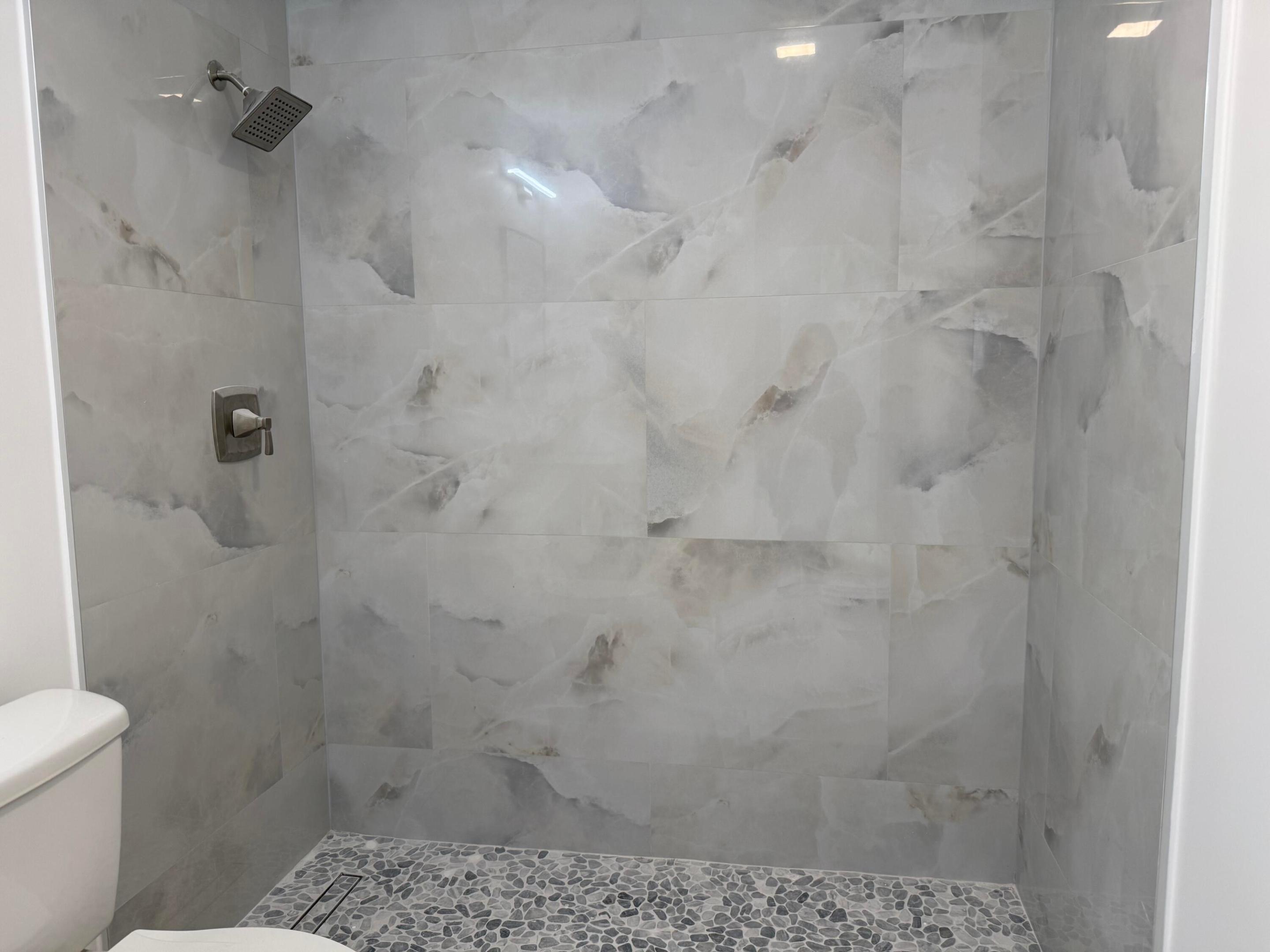 IMPERIAL POINT COLONNADES CONDO - Residential