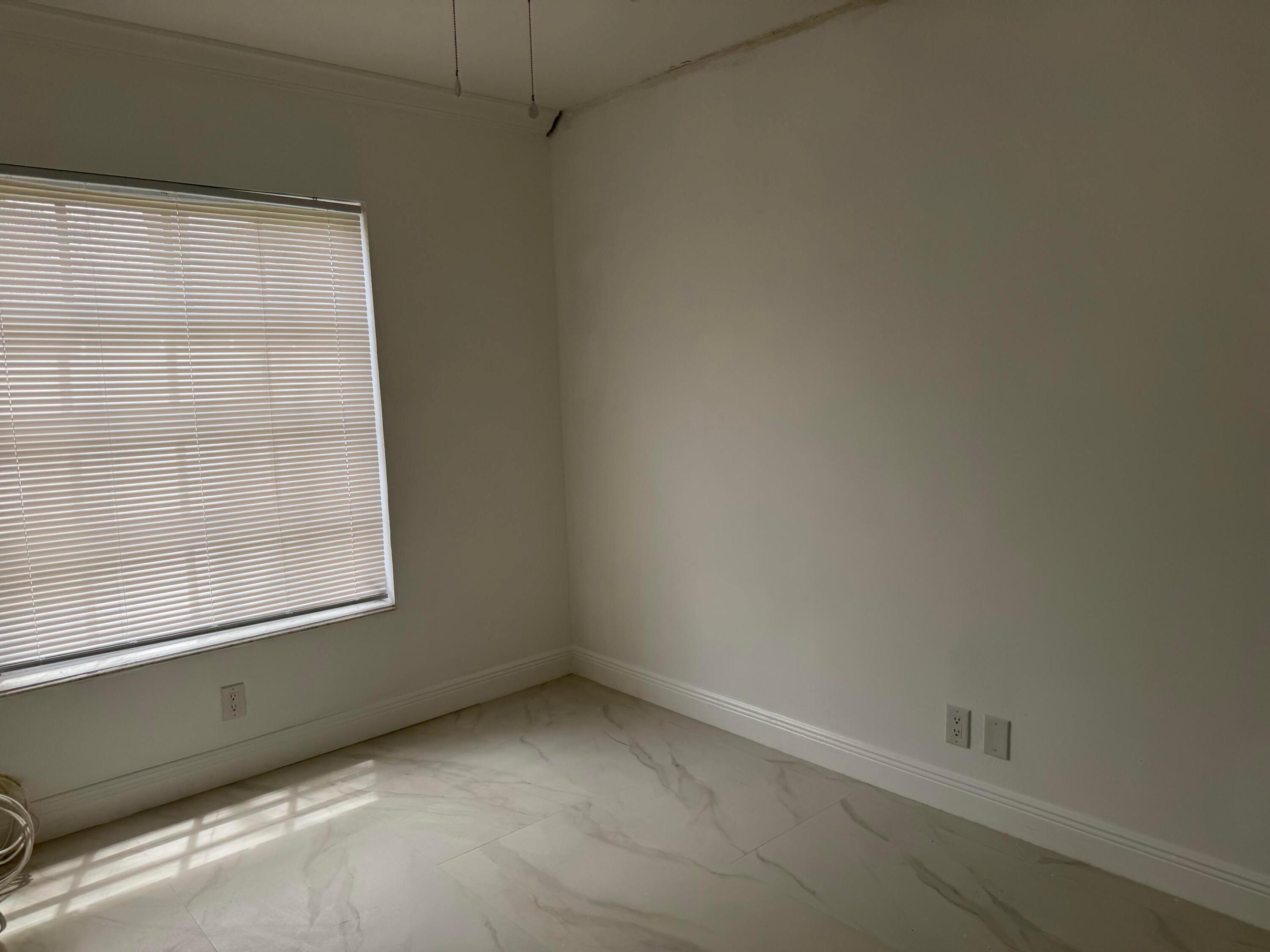 IMPERIAL POINT COLONNADES CONDO - Residential