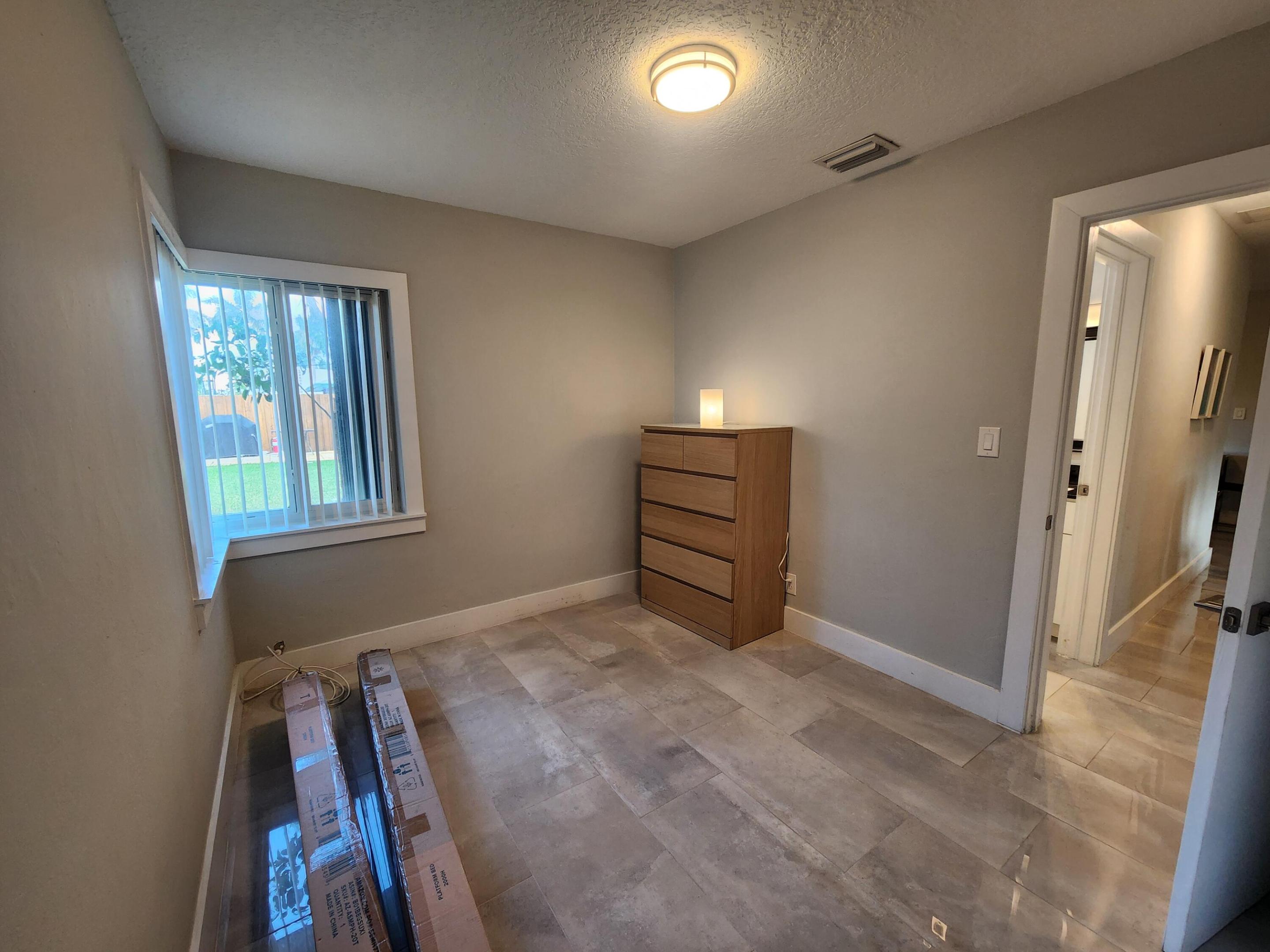 PARKER ESTATES - Residential Lease