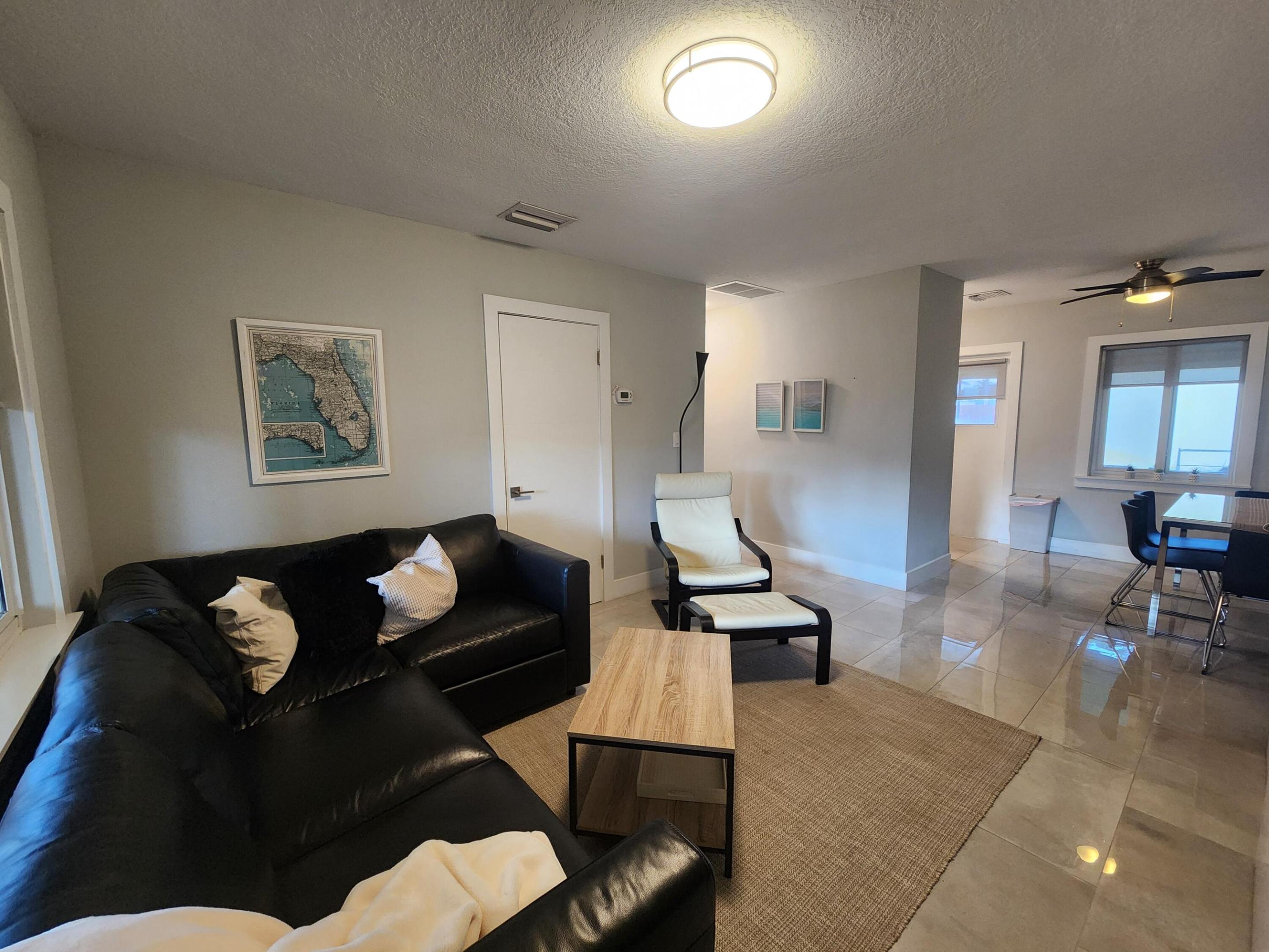 PARKER ESTATES - Residential Lease