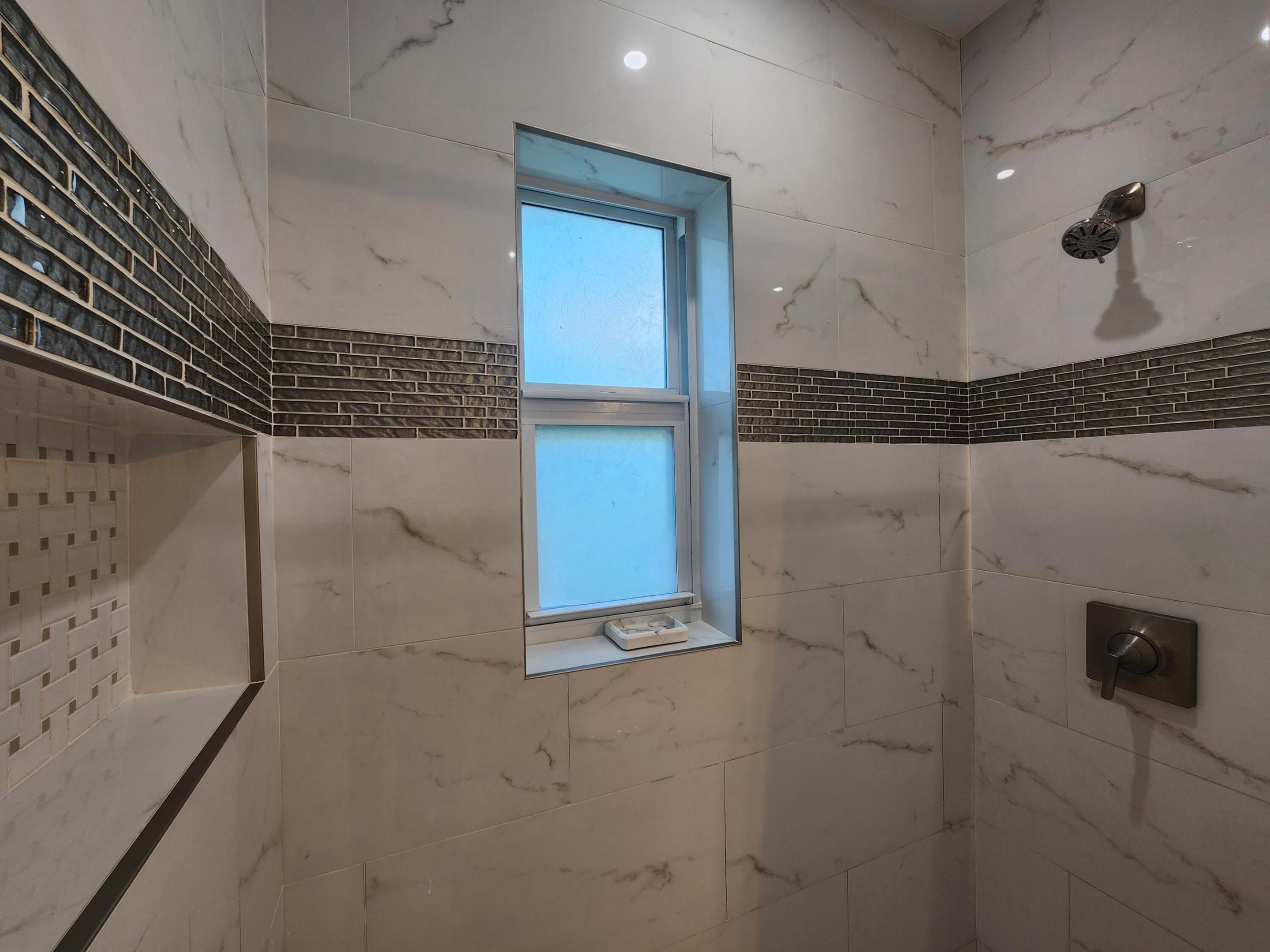 PARKER ESTATES - Residential Lease