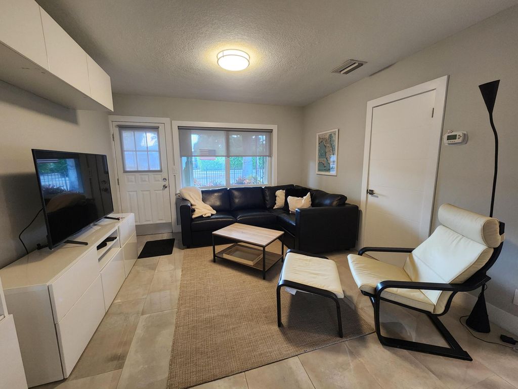 Photo of 1006 SE 4th Street, Boynton Beach, FL 33435 (MLS # R11168705)