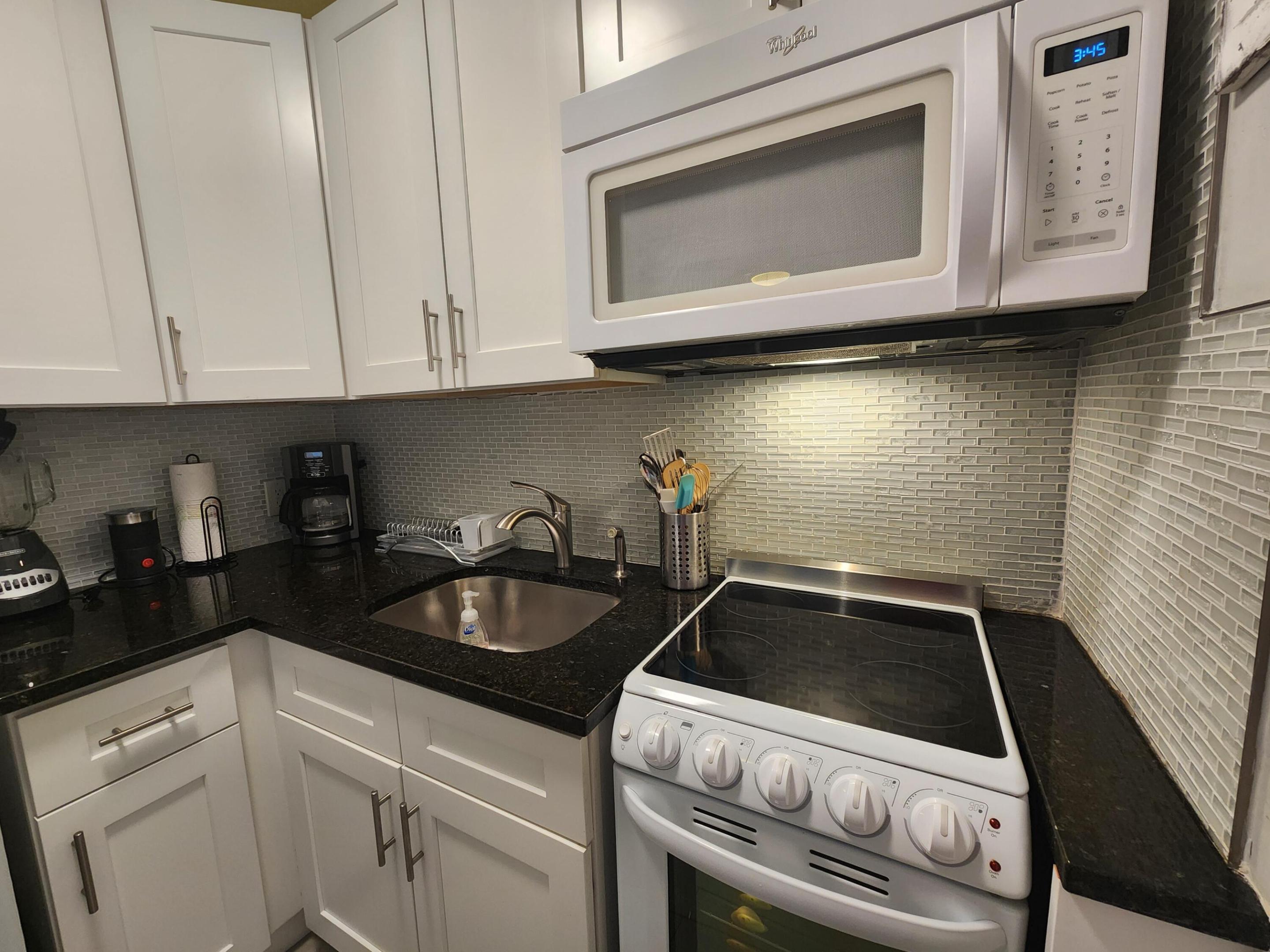 PARKER ESTATES - Residential Lease