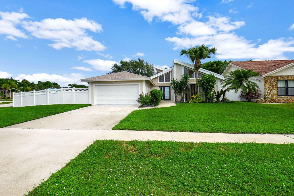 Photo of 6183 Amberwoods Drive, Boca Raton, FL 33433 (MLS # R11015551)