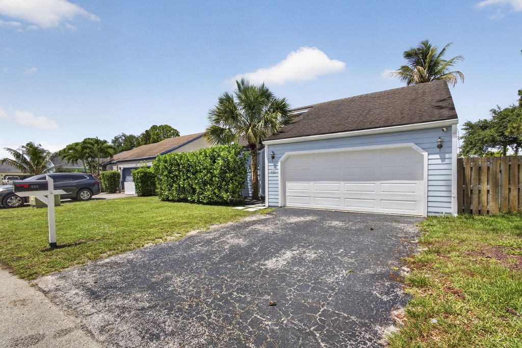 Photo of 537 Goldenwood Way, Wellington, FL 33414 (MLS # B26038662)