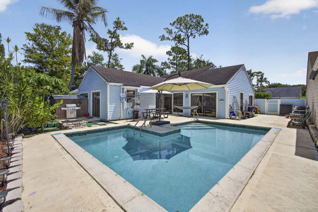 Photo of 537 Goldenwood Way, Wellington, FL 33414 (MLS # B26038662)