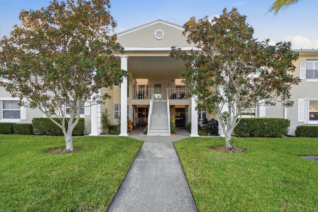 Photo of 428 Grove Isle Circle, Vero Beach, FL 32962 (MLS # R11169969)