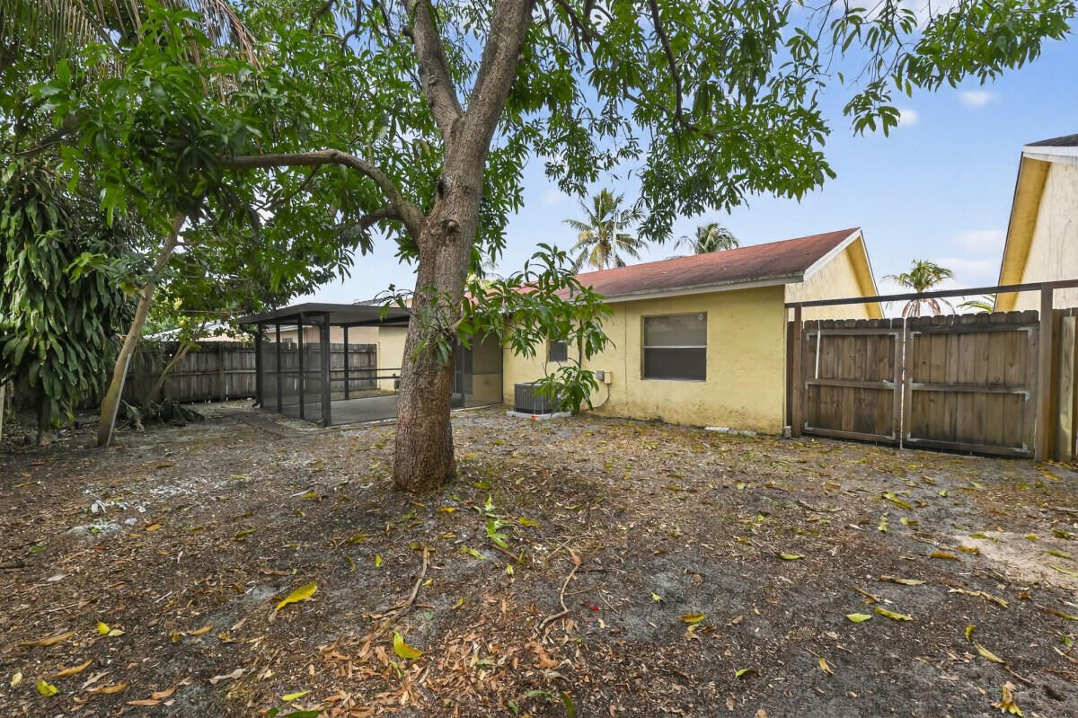 HOMES OF LEES CROSSING 4 - Residential