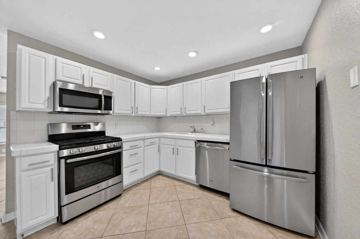 HOMES OF LEES CROSSING 4 - Residential