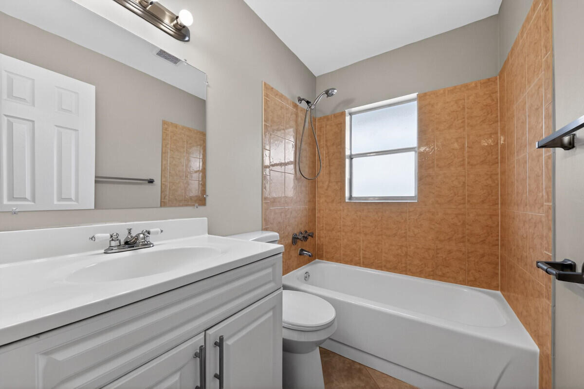 HOMES OF LEES CROSSING 4 - Residential