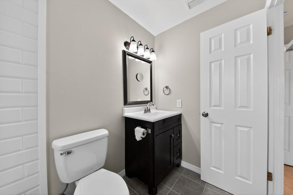 HOMES OF LEES CROSSING 4 - Residential