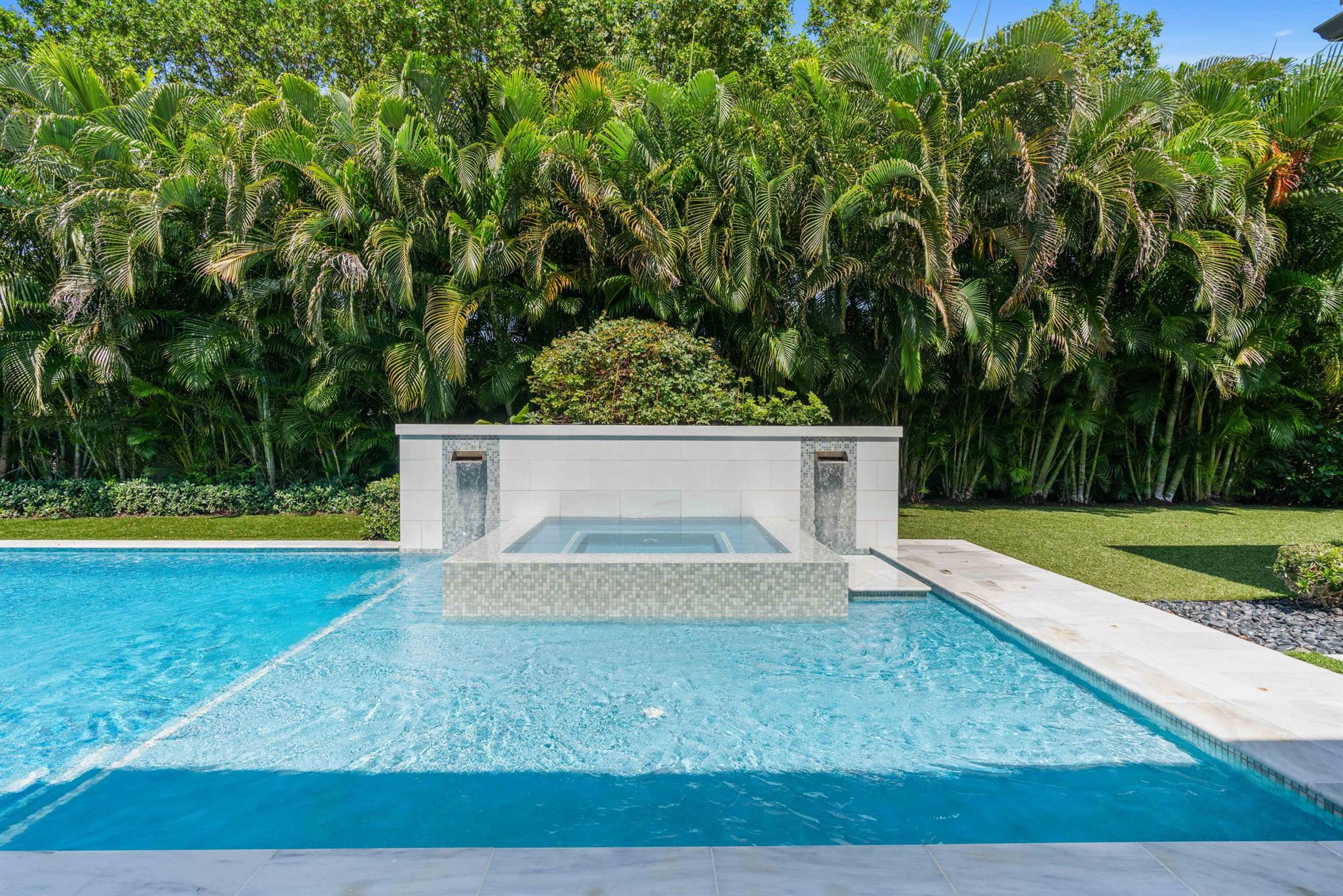 Admirals Cove - Residential