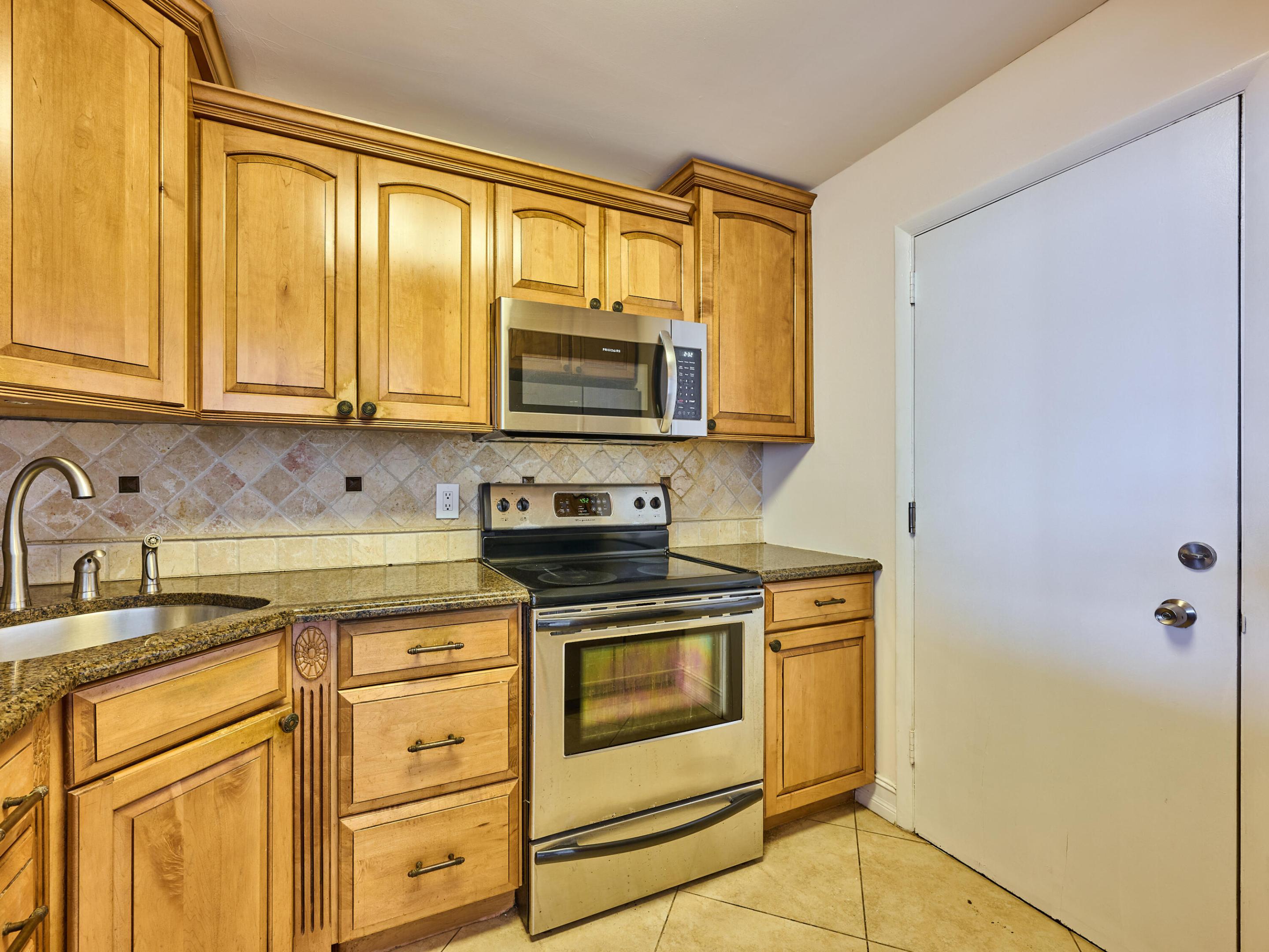 JAMAICA HOUSE CONDOMINIUM - Residential