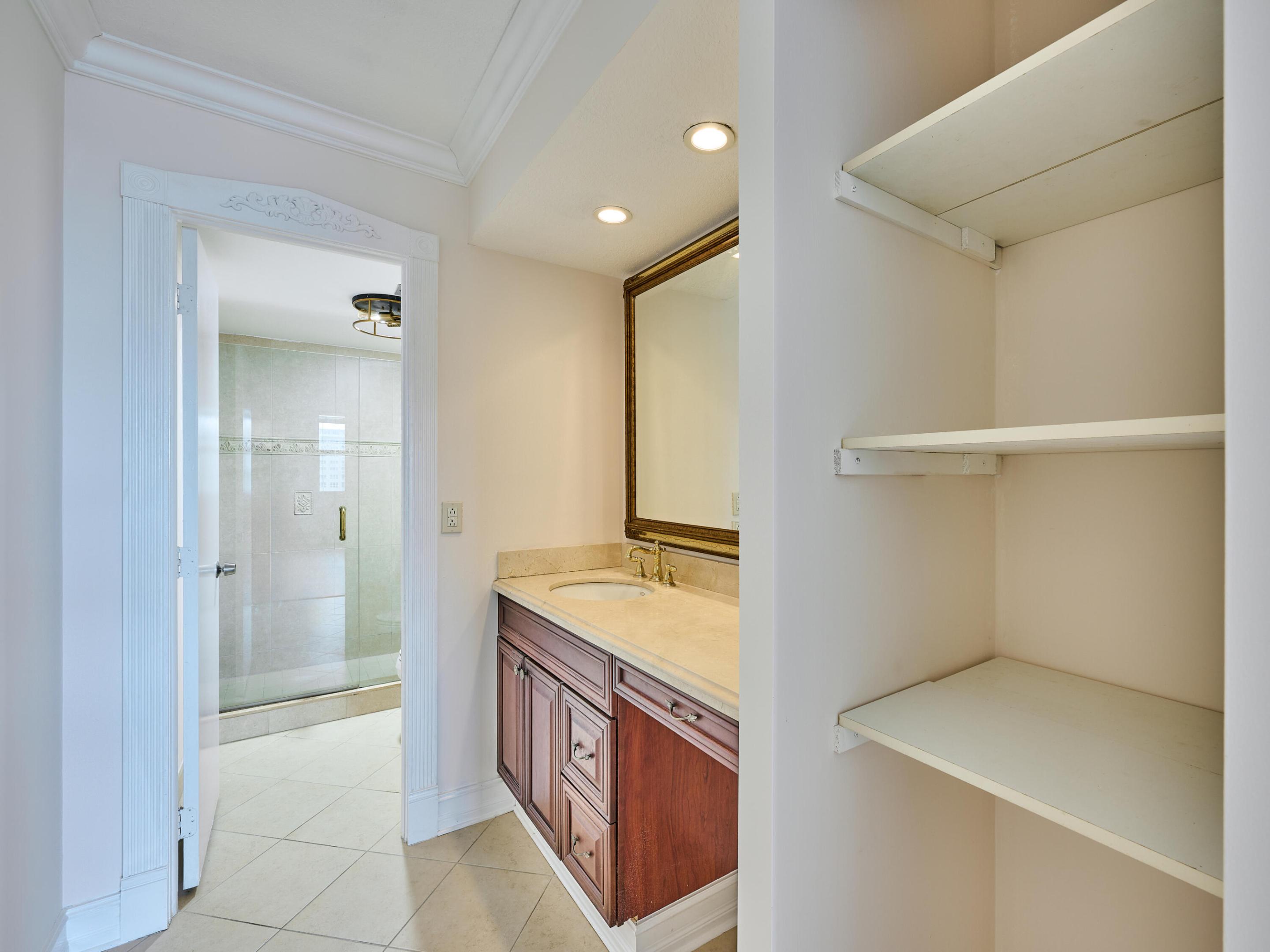JAMAICA HOUSE CONDOMINIUM - Residential