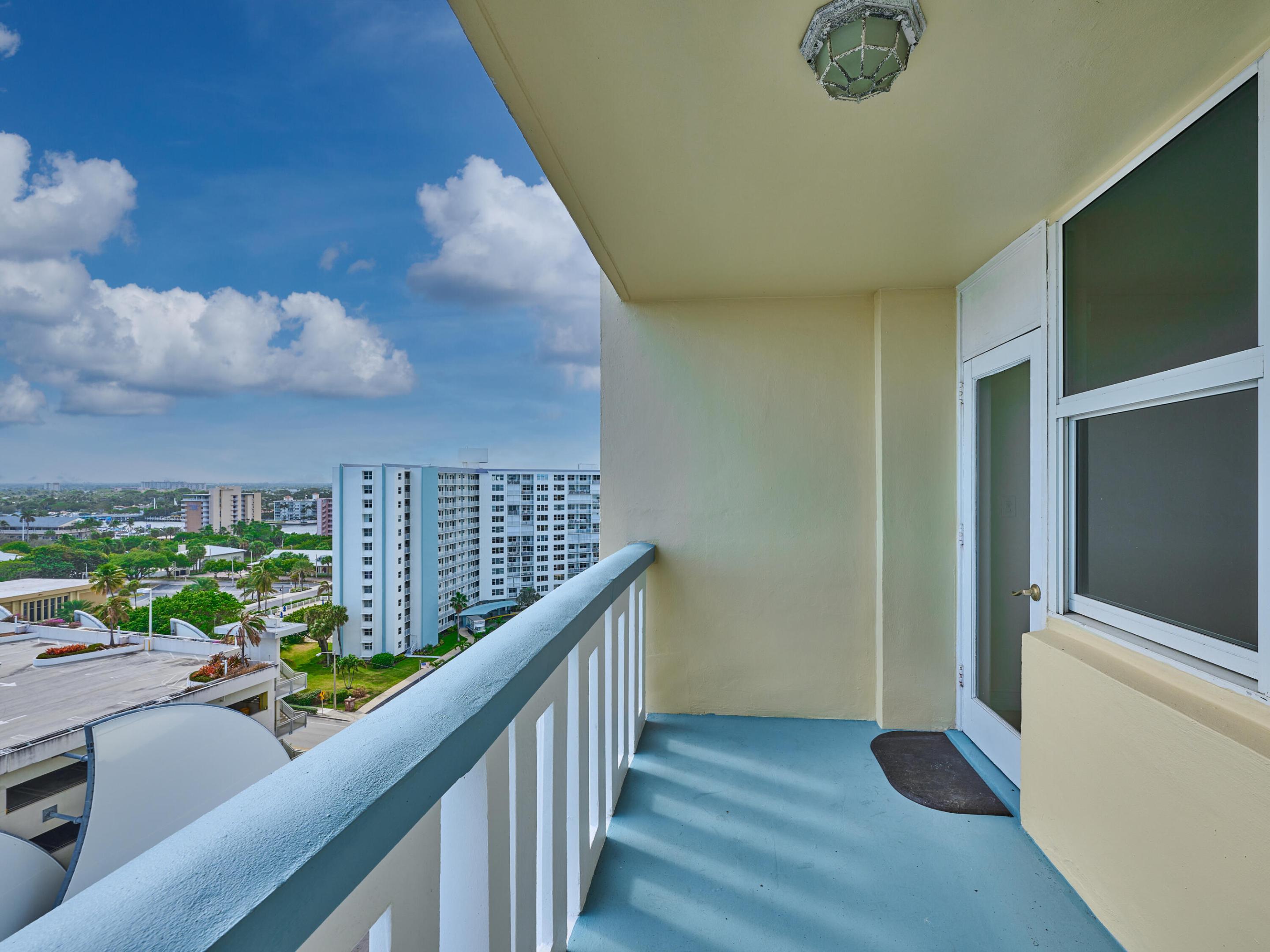 JAMAICA HOUSE CONDOMINIUM - Residential