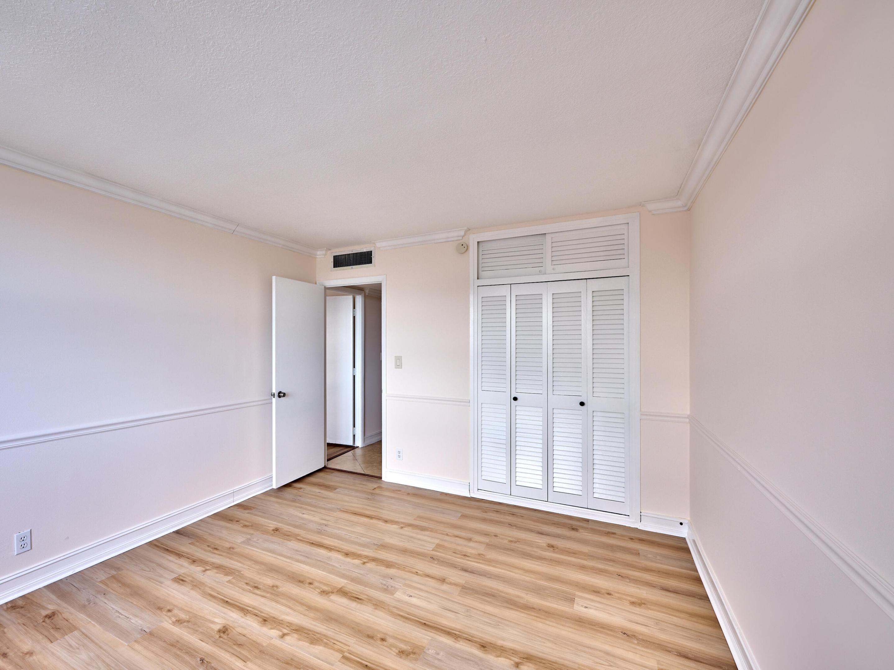 JAMAICA HOUSE CONDOMINIUM - Residential