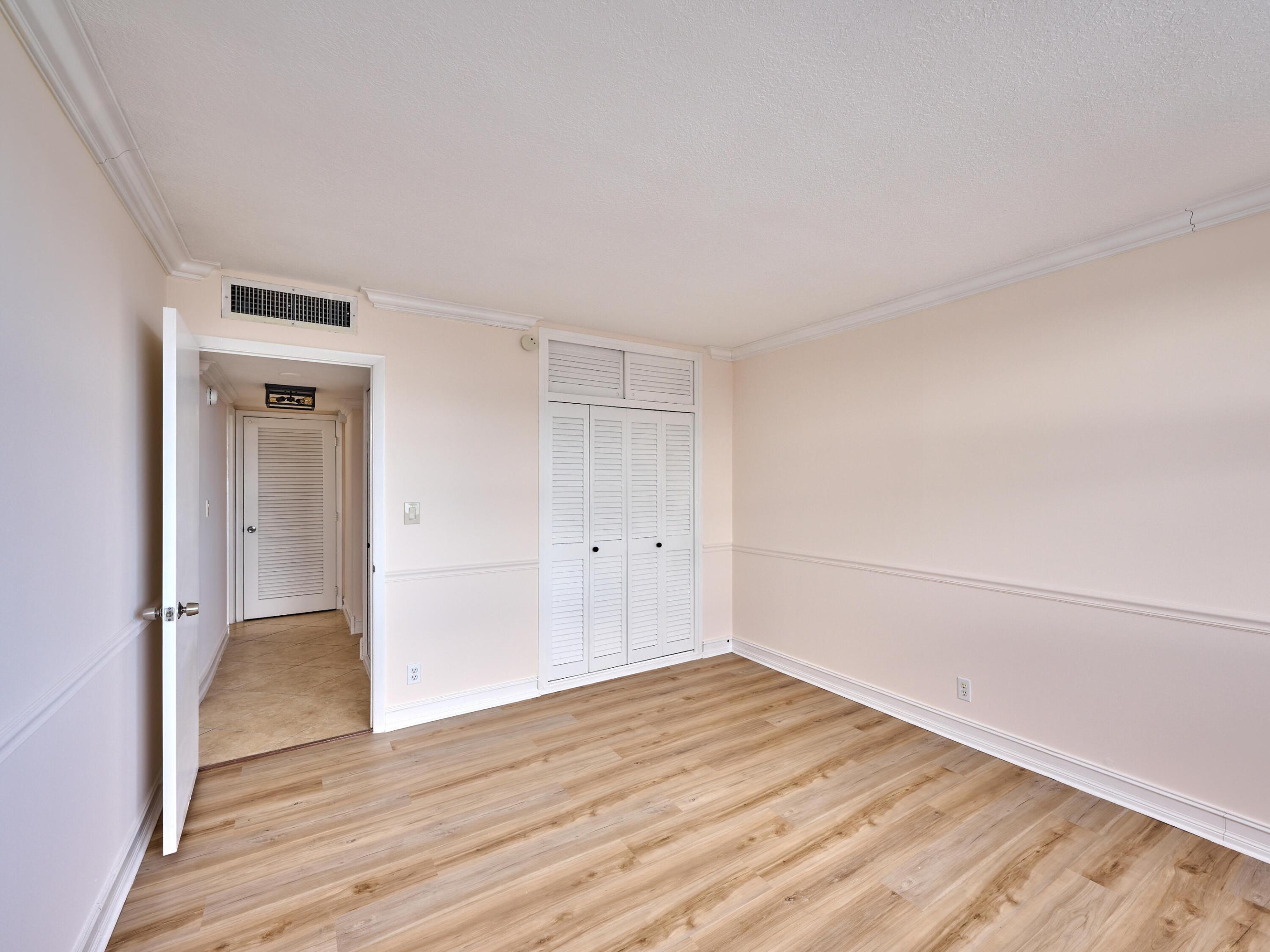 JAMAICA HOUSE CONDOMINIUM - Residential