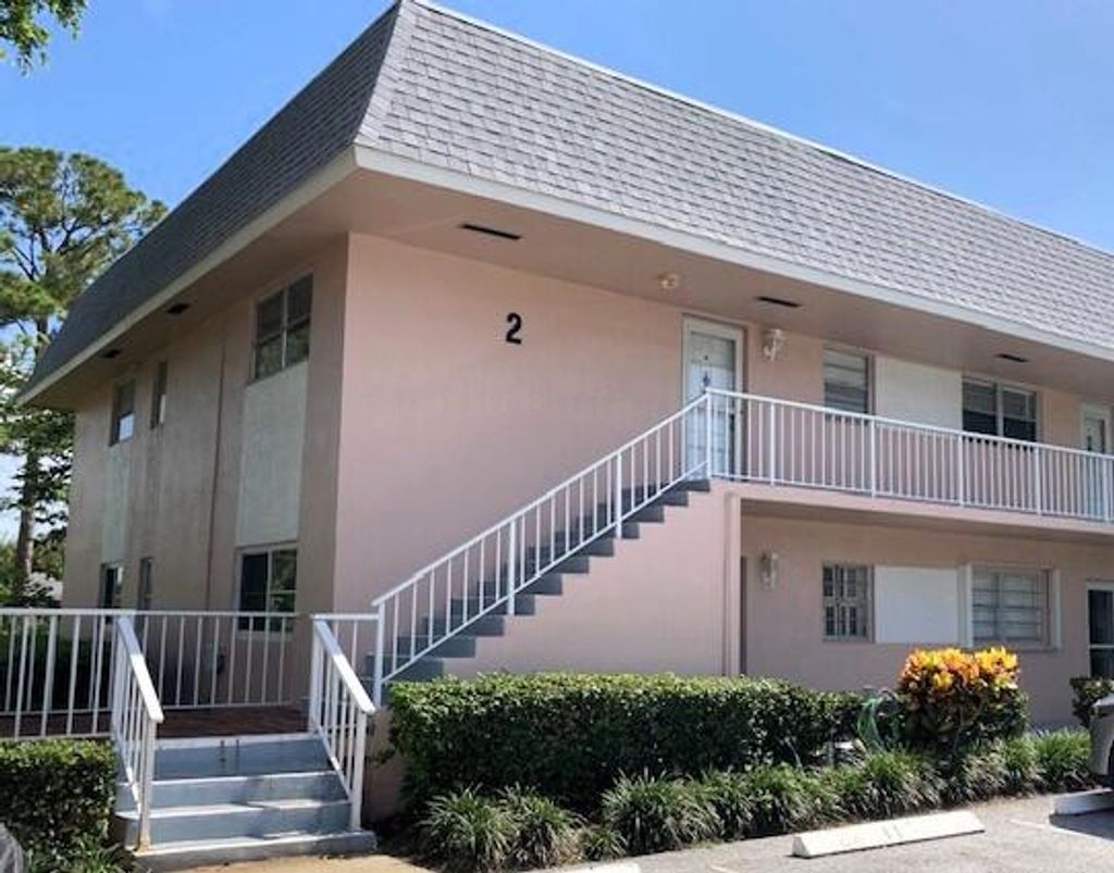 Photo of 18081 SE Country Club Drive #Apt 16 Bldg 2, Jupiter, FL 33469 (MLS # R10903458)