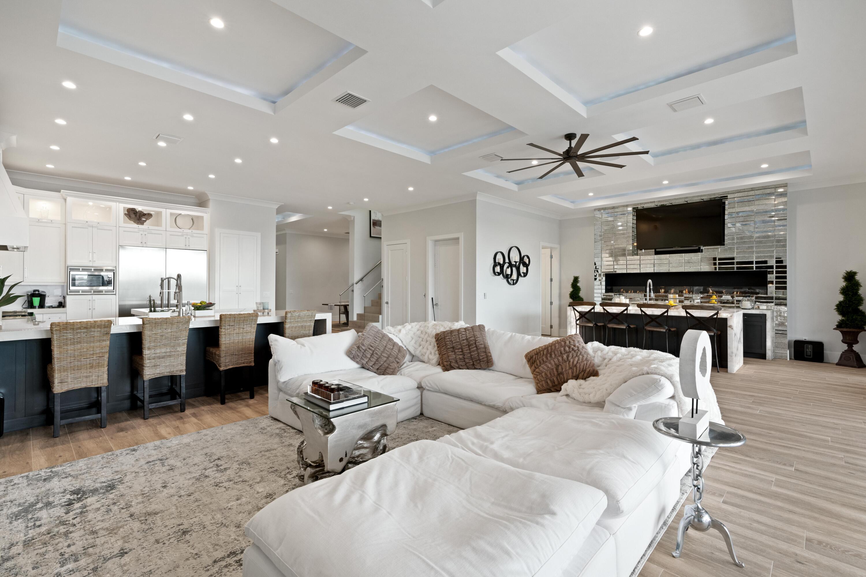 LANTANA POINT - Residential