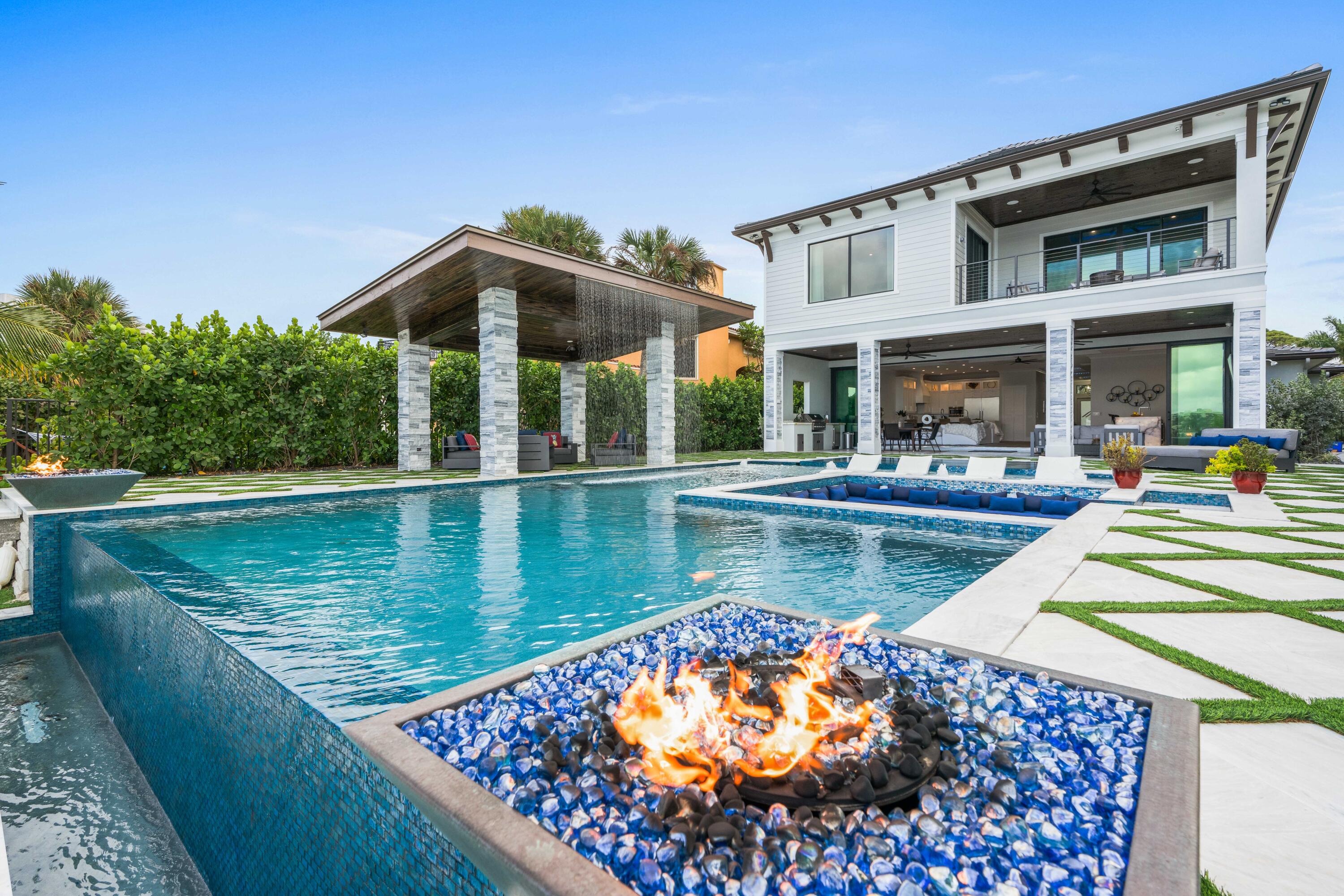 LANTANA POINT - Residential