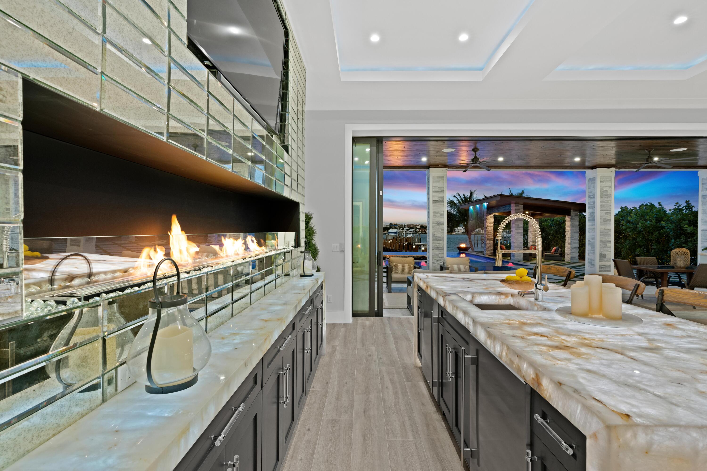 LANTANA POINT - Residential