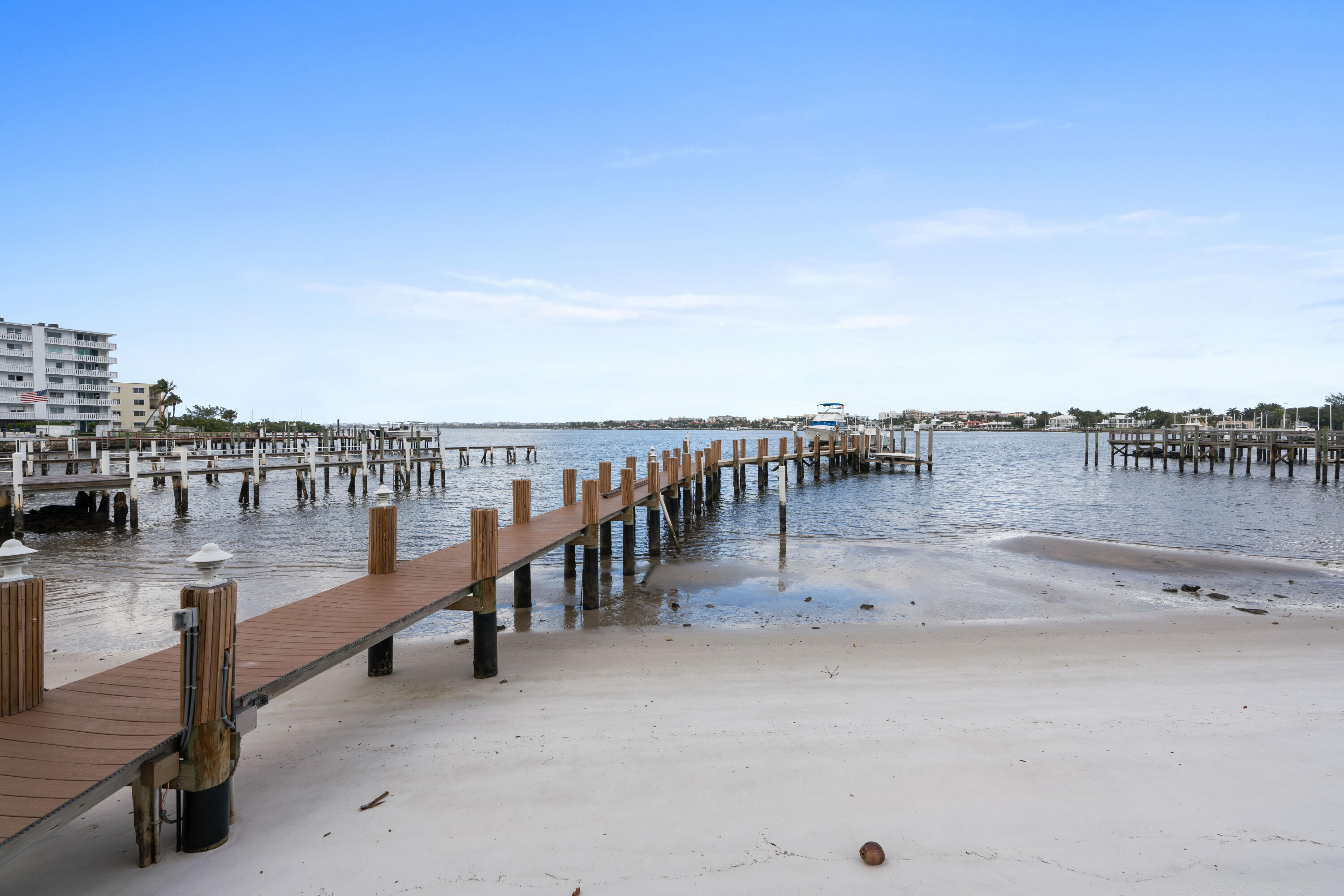 LANTANA POINT - Residential