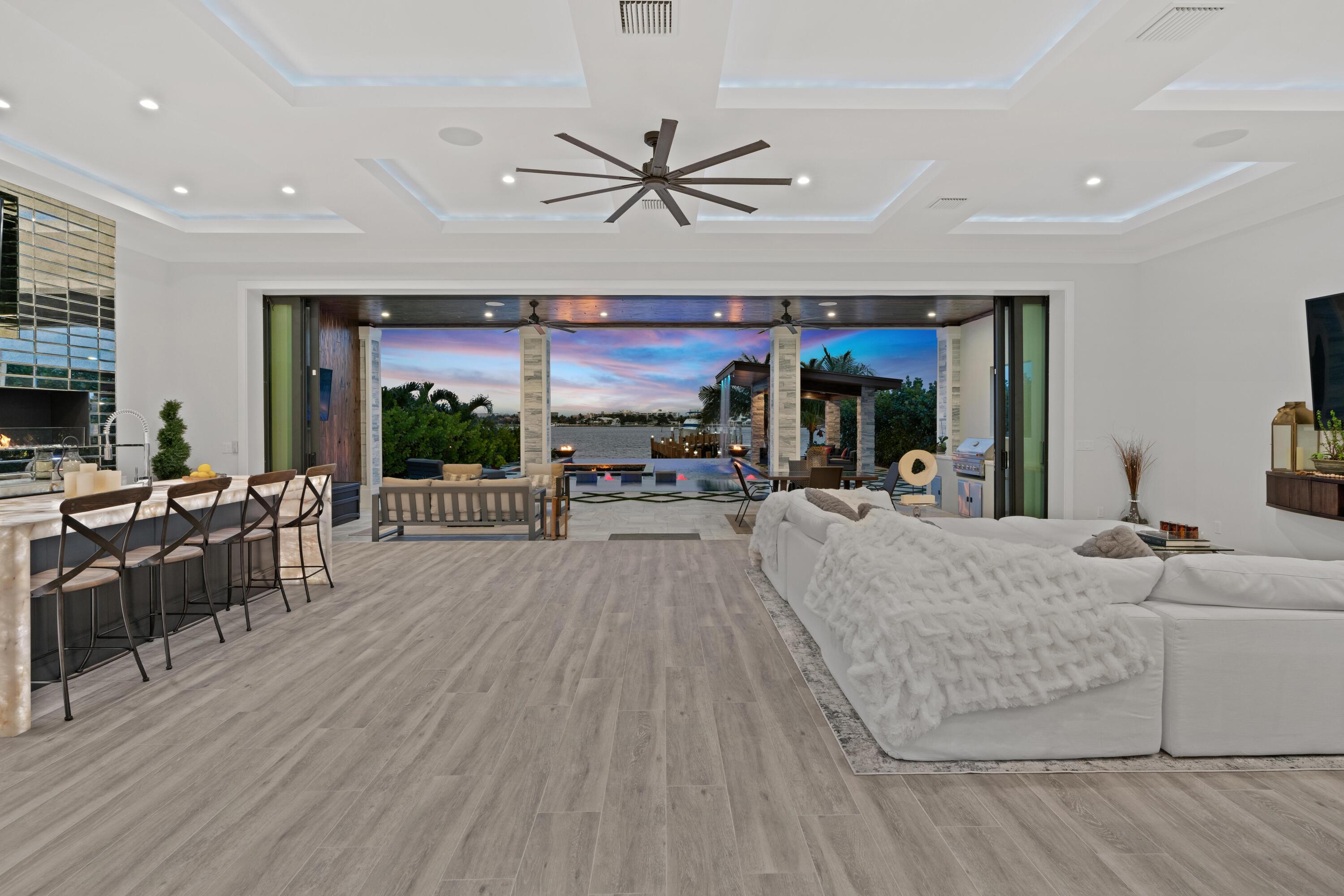 LANTANA POINT - Residential