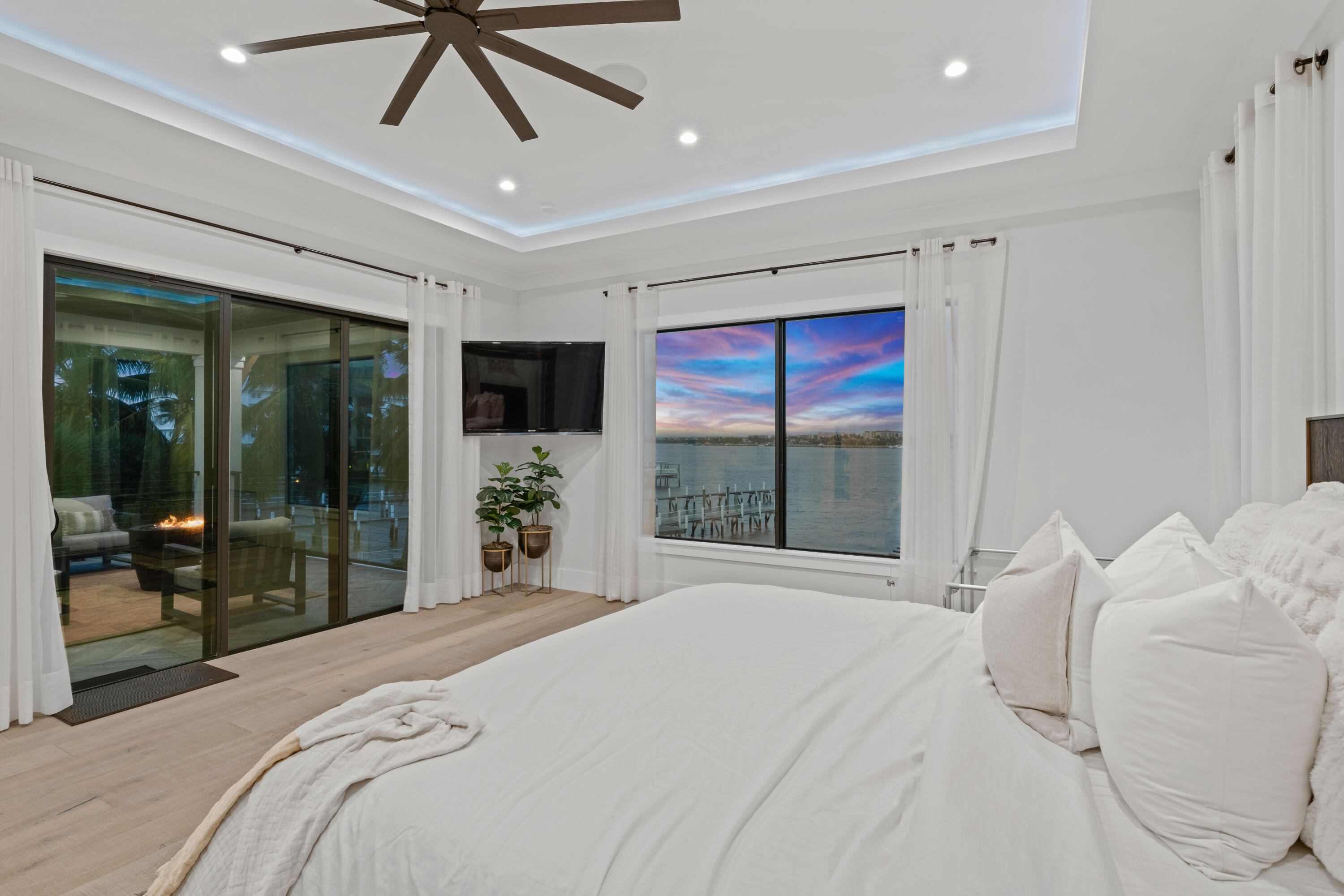 LANTANA POINT - Residential