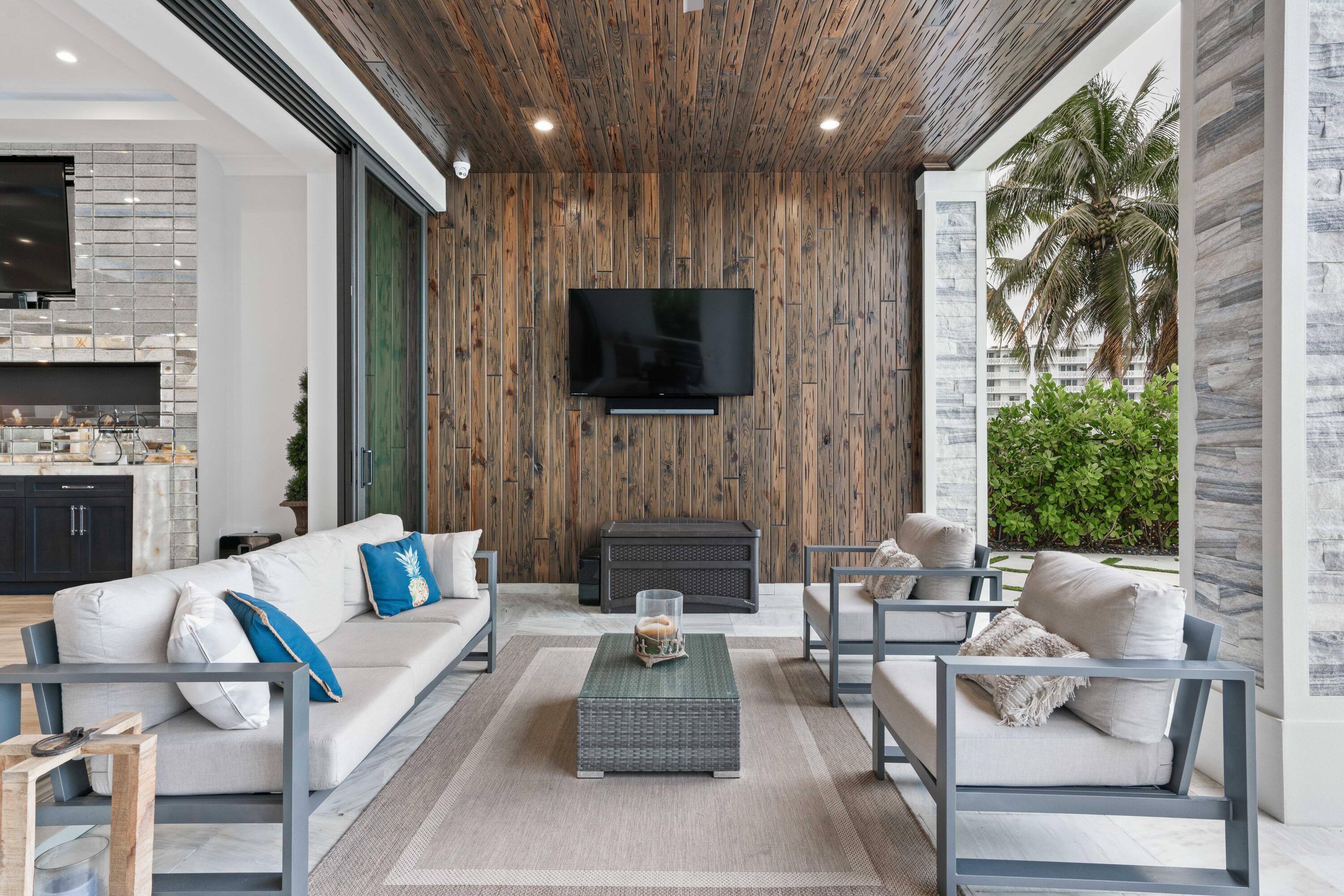 LANTANA POINT - Residential