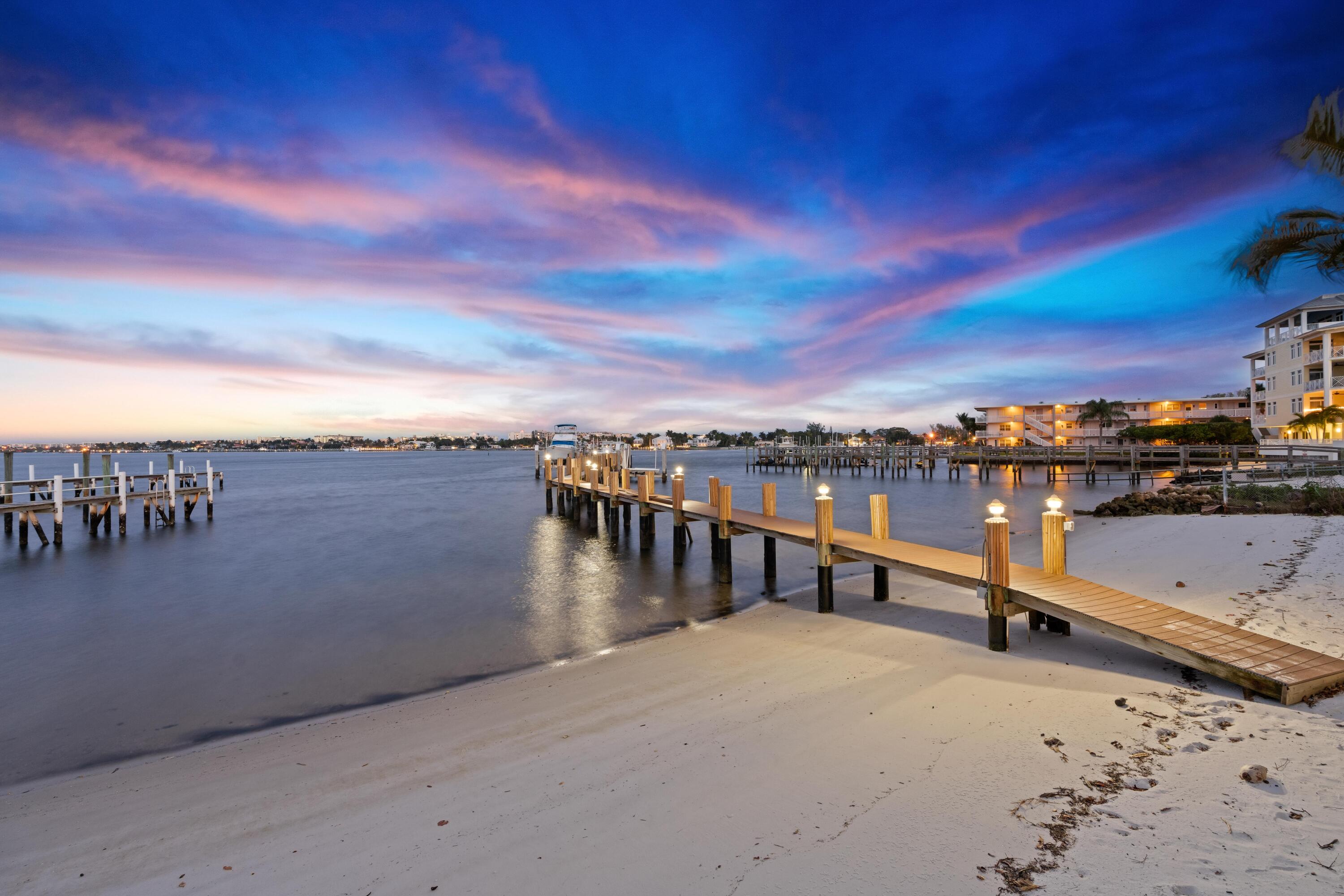 LANTANA POINT - Residential