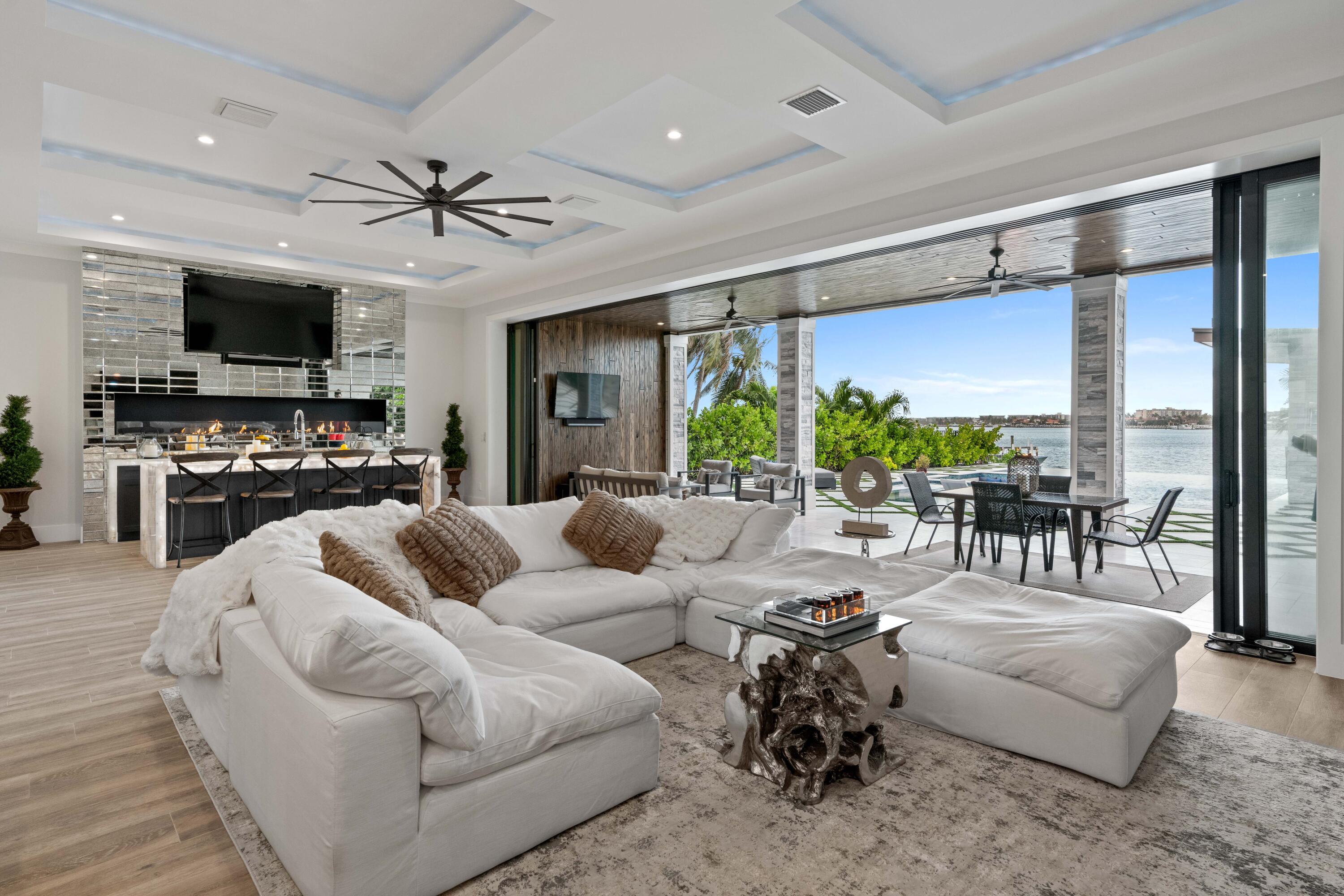 LANTANA POINT - Residential