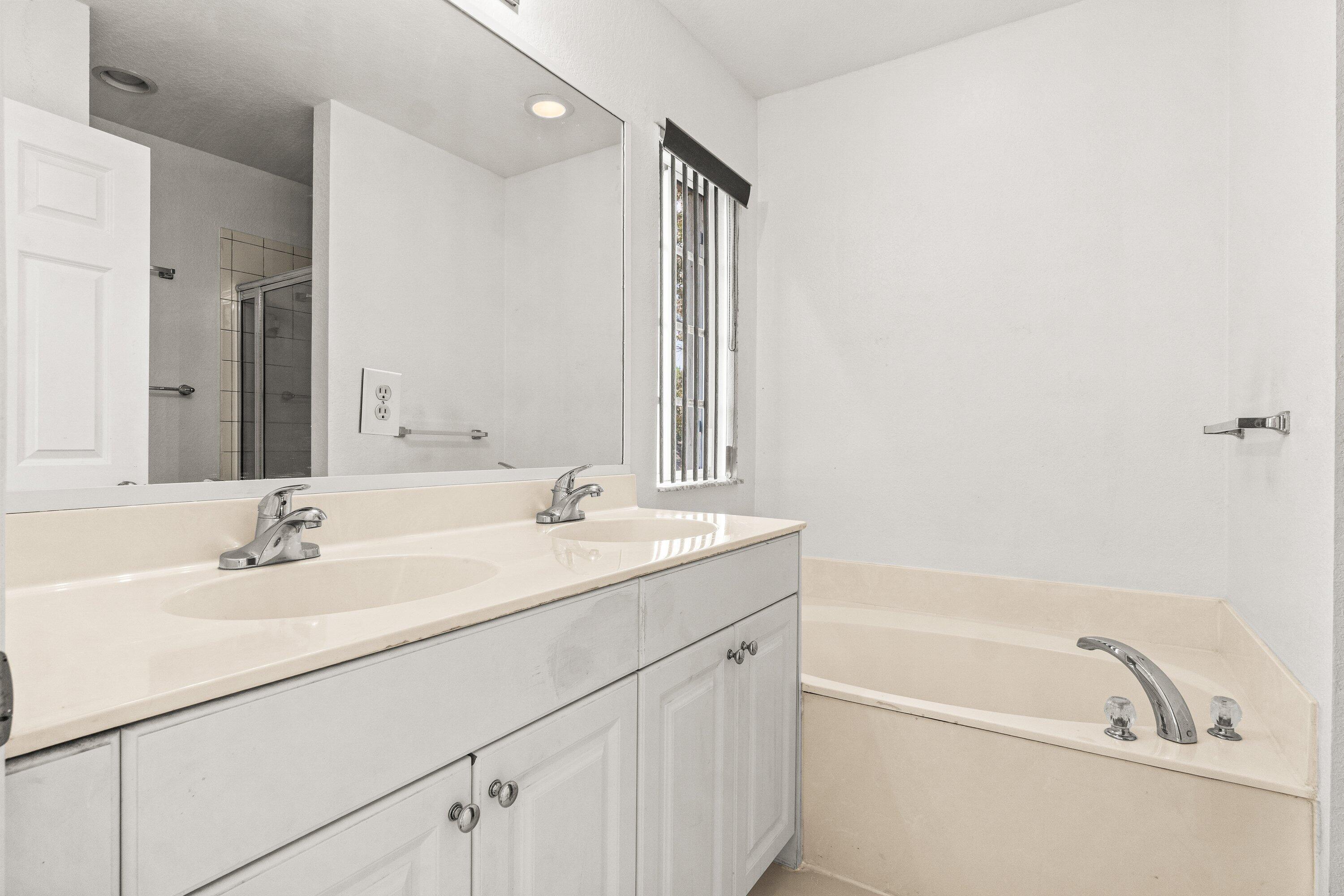 MARSH HARBOUR - Residential