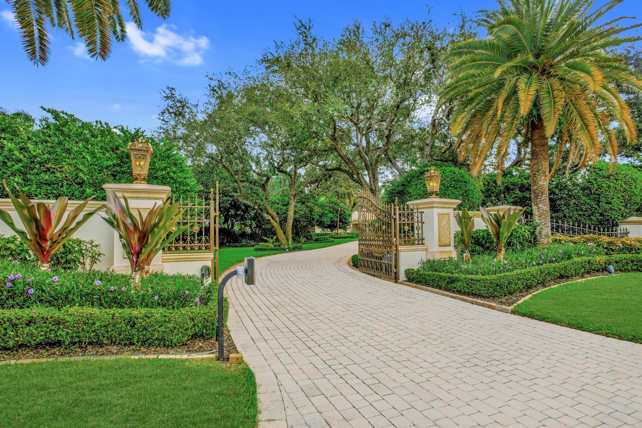 2330 Seven Oaks Lane