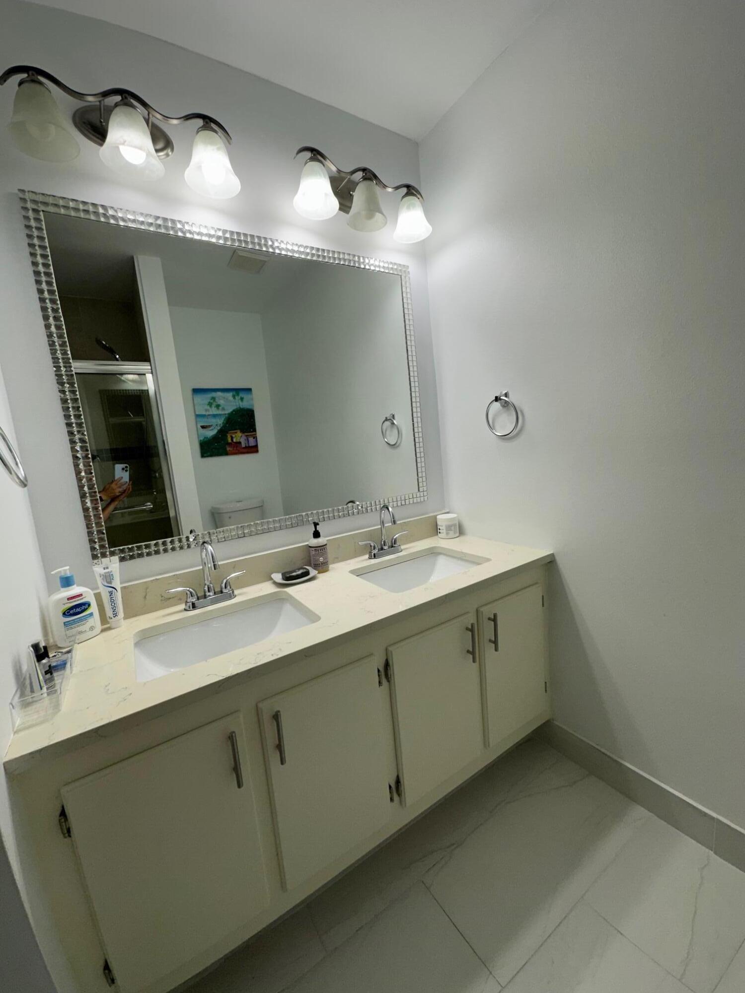 MIRAMAR TOWNHOMES FILED 10-23-79 - Residential