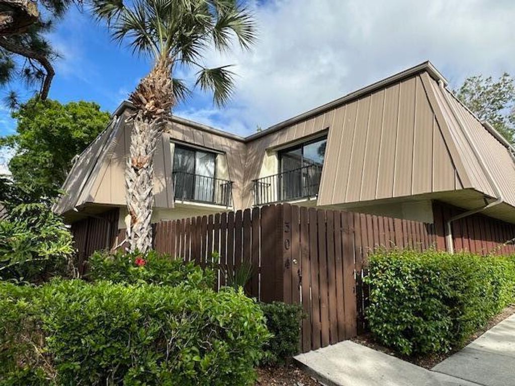 Photo of 304 Miramar Lane #C4, Palm Beach Gardens, FL 33410 (MLS # B26000137)