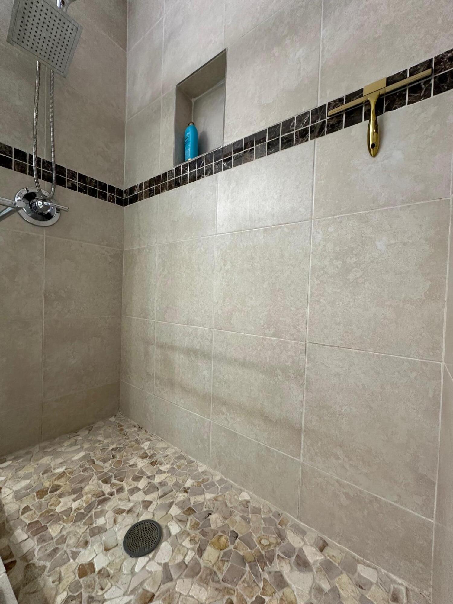 MIRAMAR TOWNHOMES FILED 10-23-79 - Residential