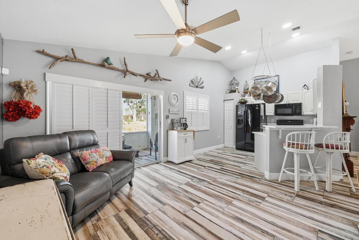 LAKEFOREST AT ST LUCIE WEST PHASE 1 - Residential