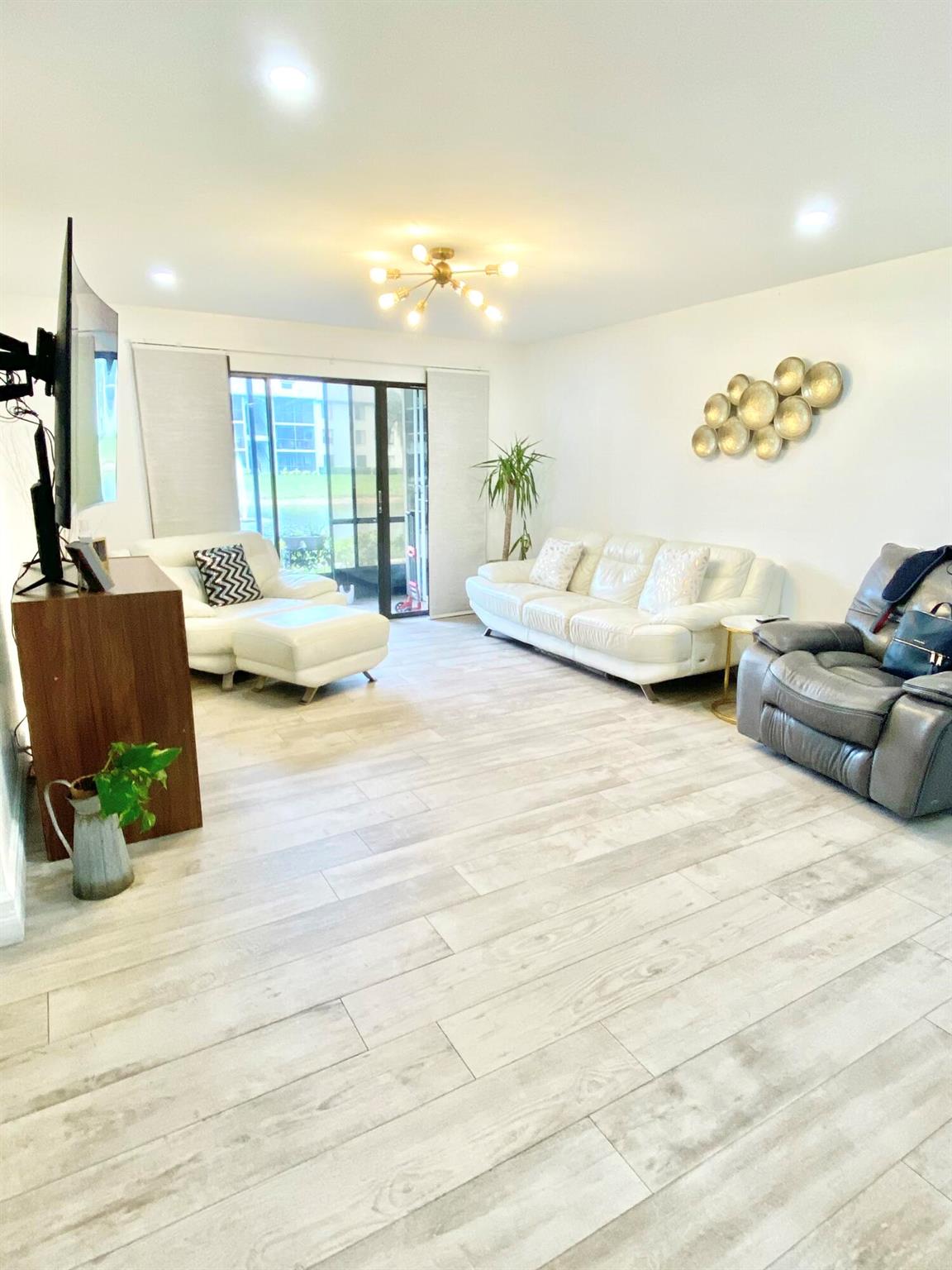 3594 Alder Drive H1, West Palm Beach, FL, 33417/$325,000 1 3594 Alder Drive H1