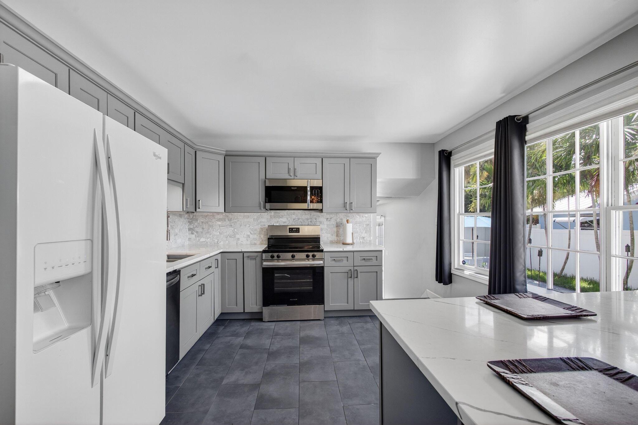 SURFSIDE UNIT 2 - Residential Lease