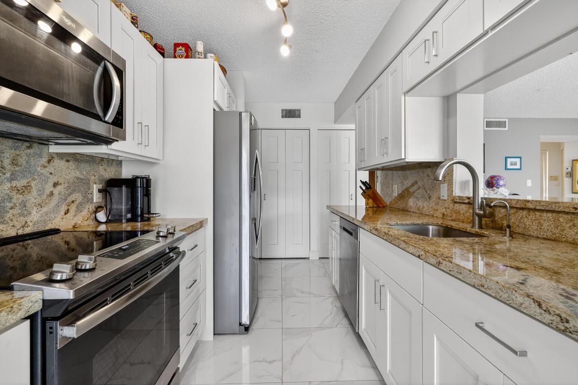 HALF MOON BAY CONDO - Residential