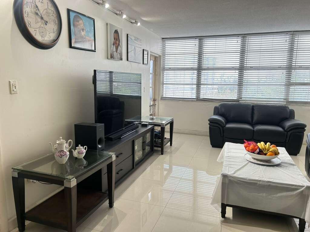 BUCKLEY TOWERS CONDO - EAST BLDG - Residential Lease