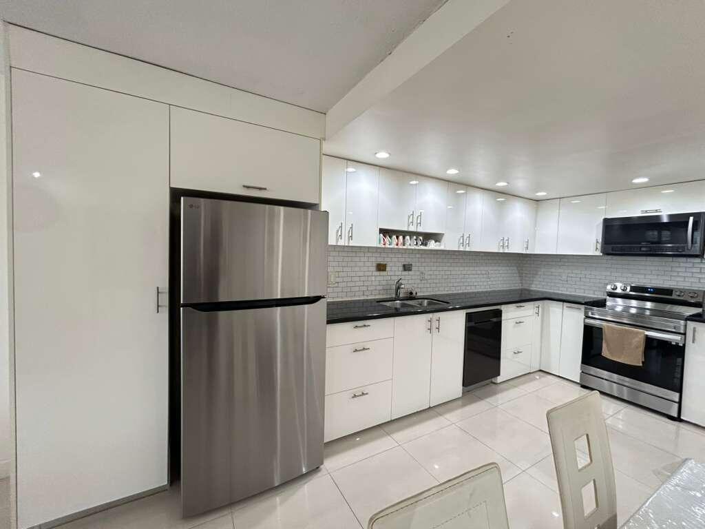 BUCKLEY TOWERS CONDO - EAST BLDG - Residential Lease