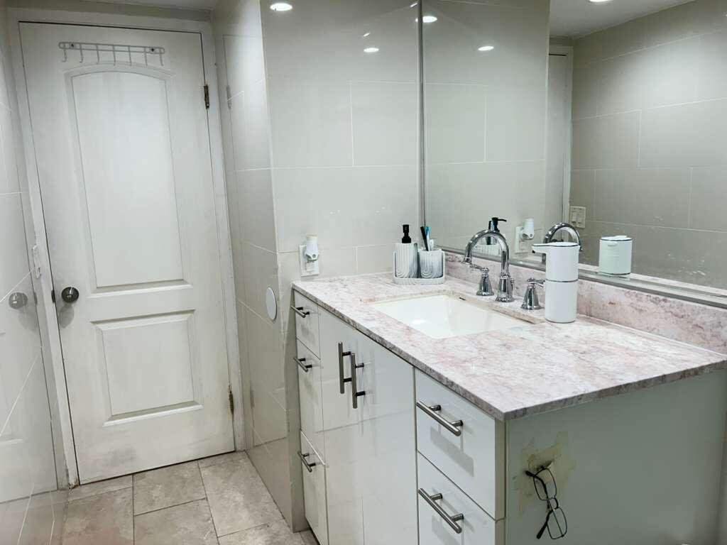 BUCKLEY TOWERS CONDO - EAST BLDG - Residential Lease