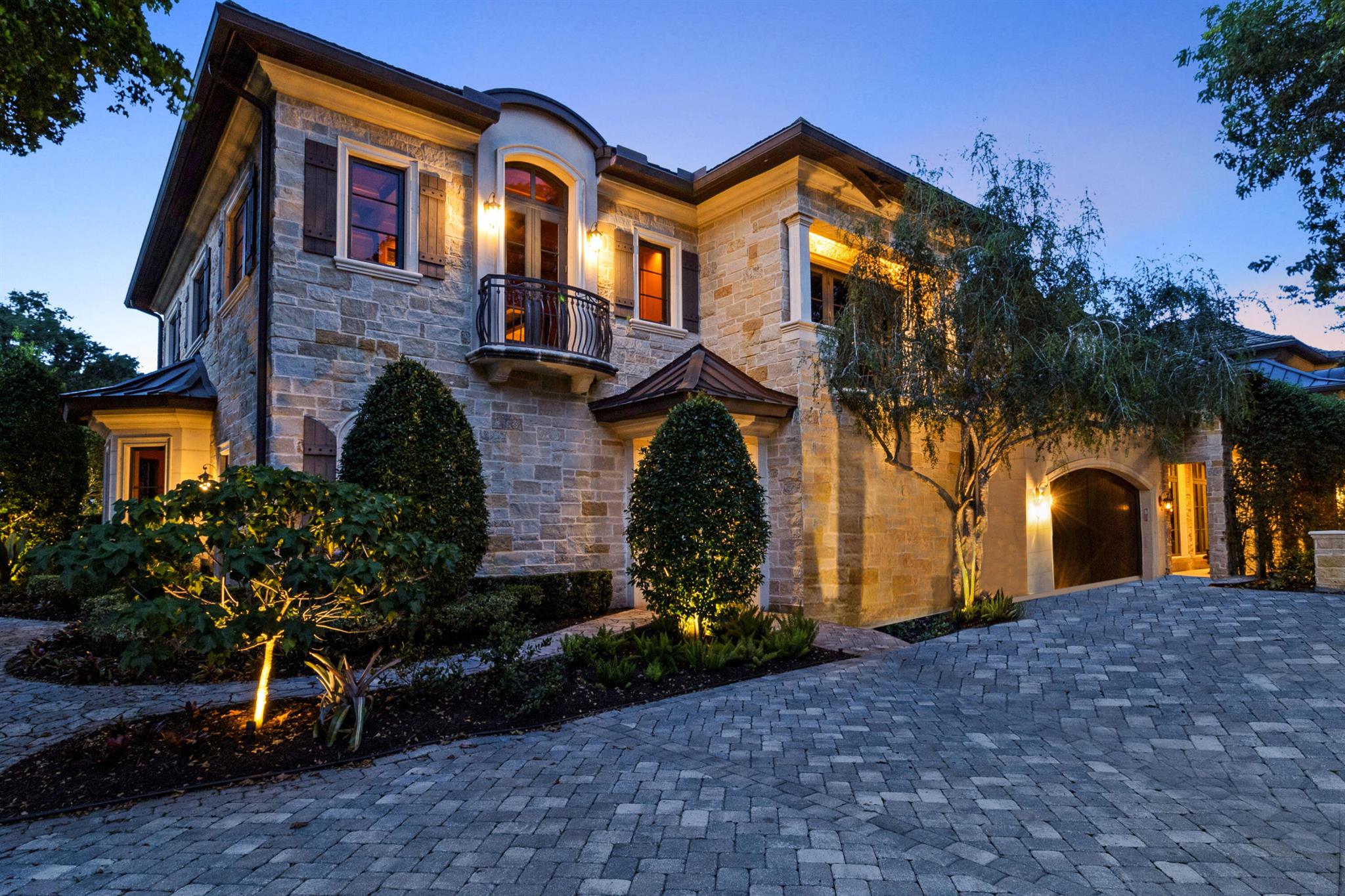 MAPLEWOOD - Residential