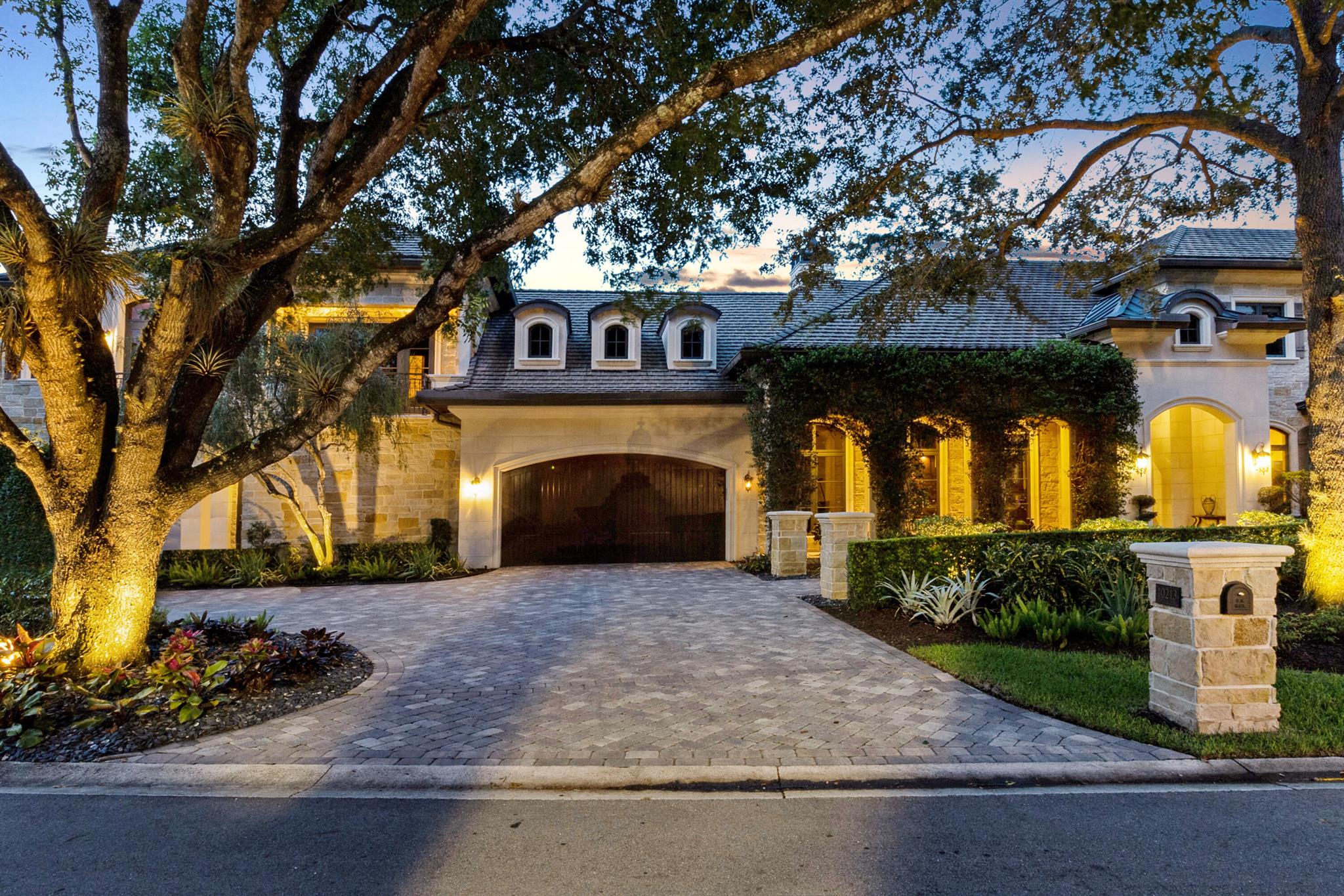 MAPLEWOOD - Residential