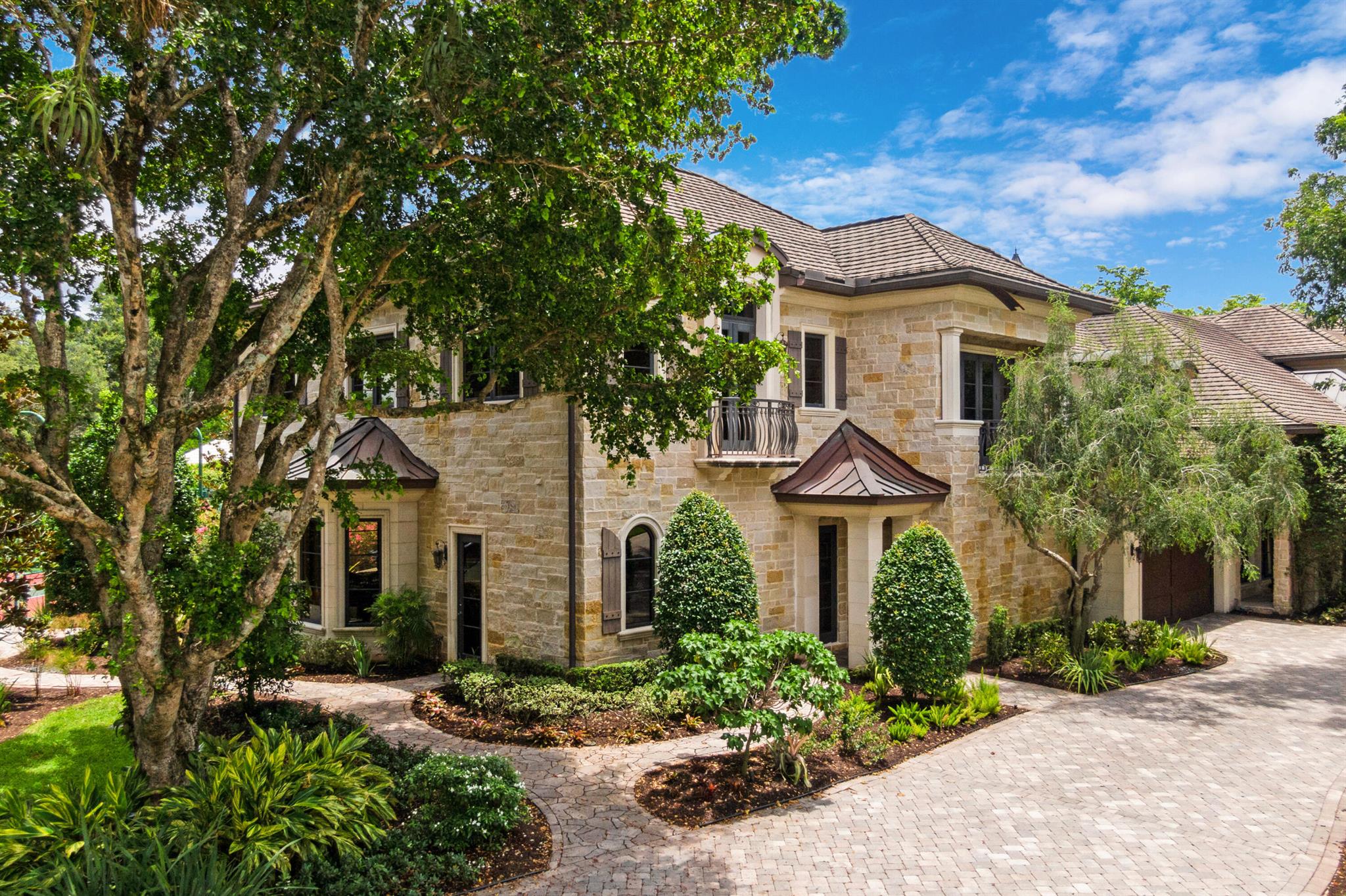 MAPLEWOOD - Residential