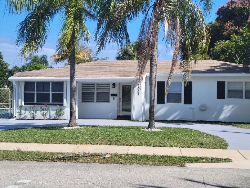 Photo of 2007 Northridge Road, Delray Beach, FL 33444 (MLS # F10528176)